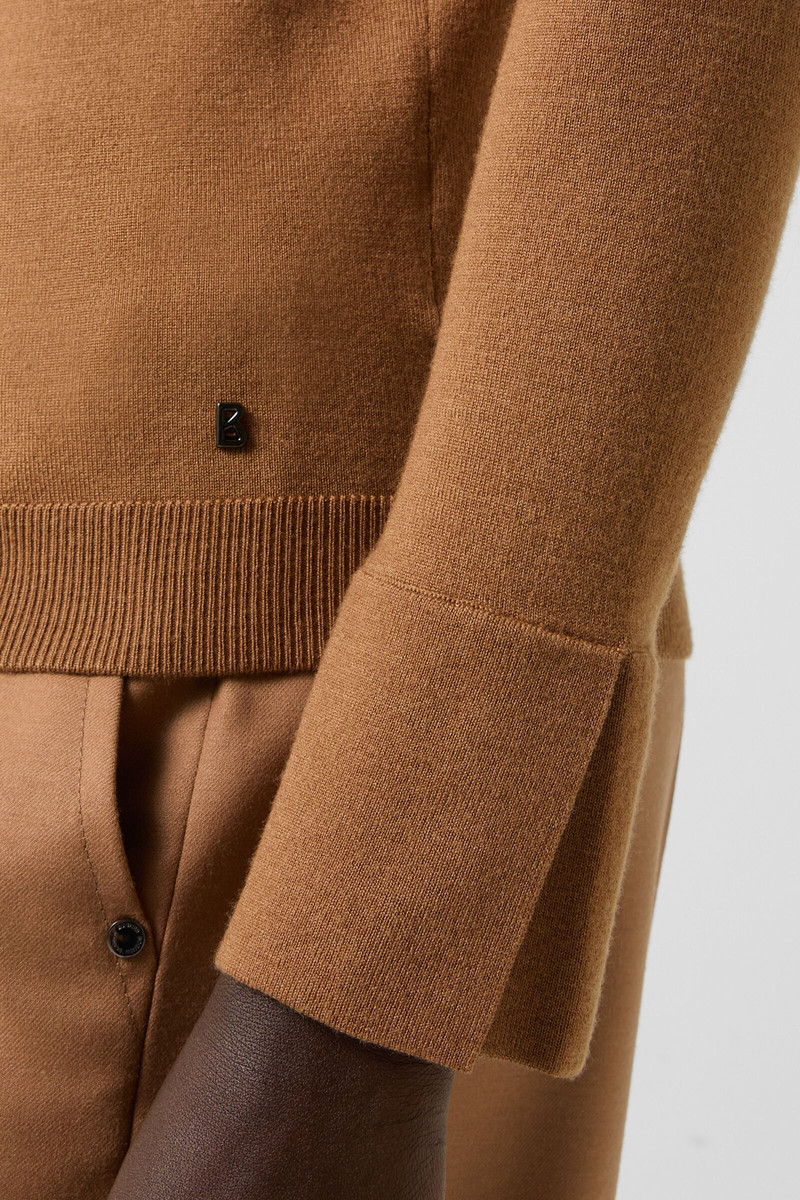 Vinny turtleneck pullover in Hazel 4