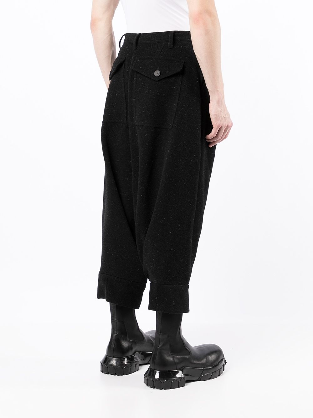 drop-crotch cropped trousers - 4