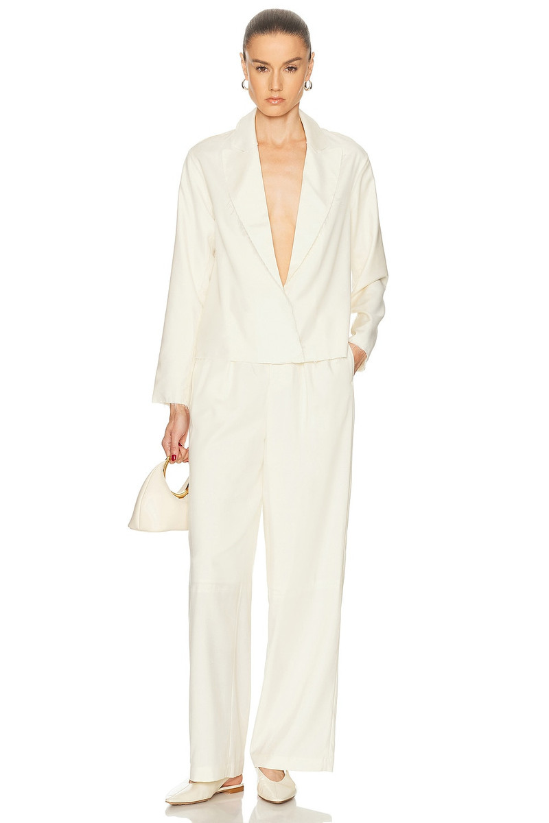 AYA MUSE Norel Top outlook