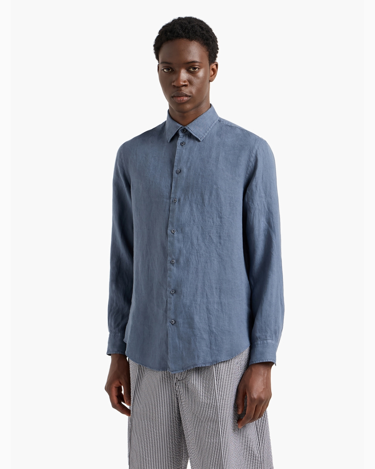 Garment-dyed linen shirt with French collar - 2