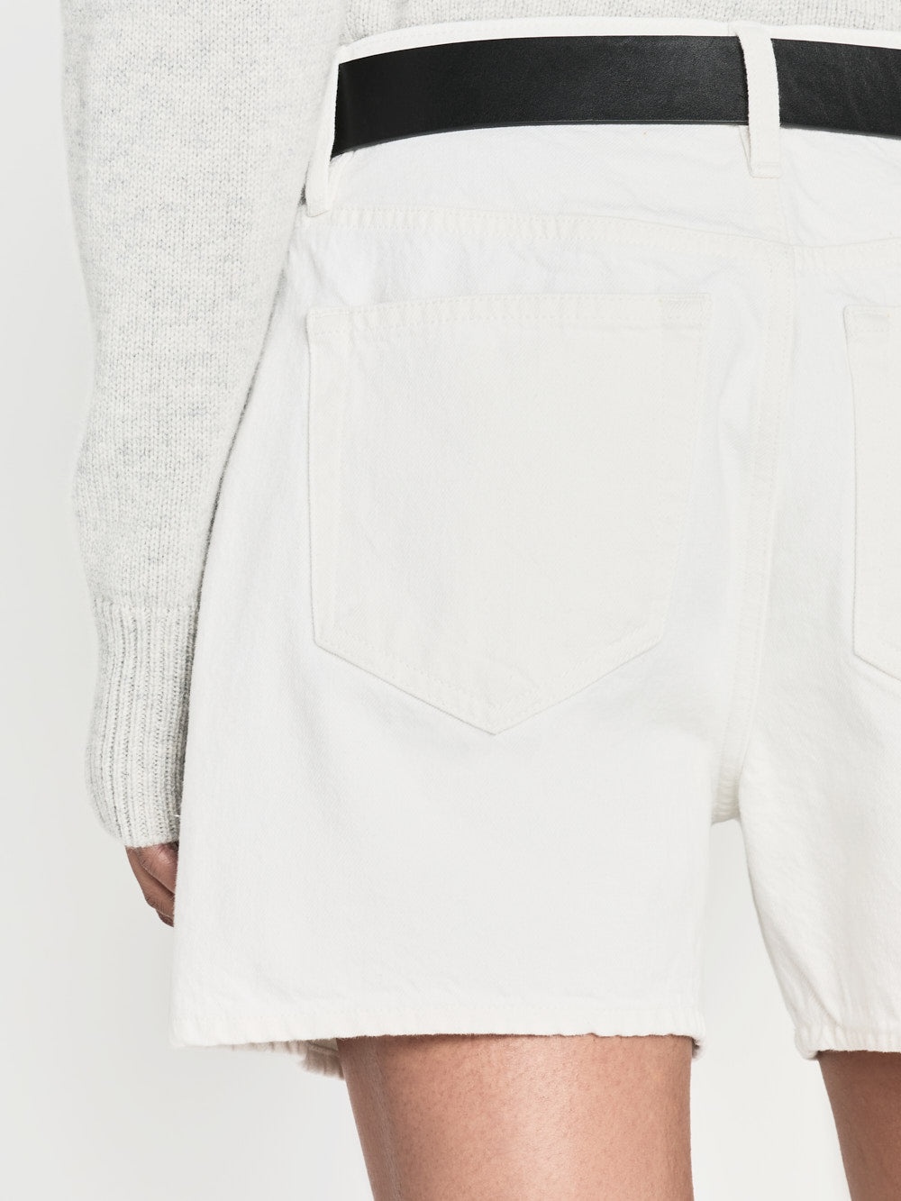 The Easy Short in White - 3