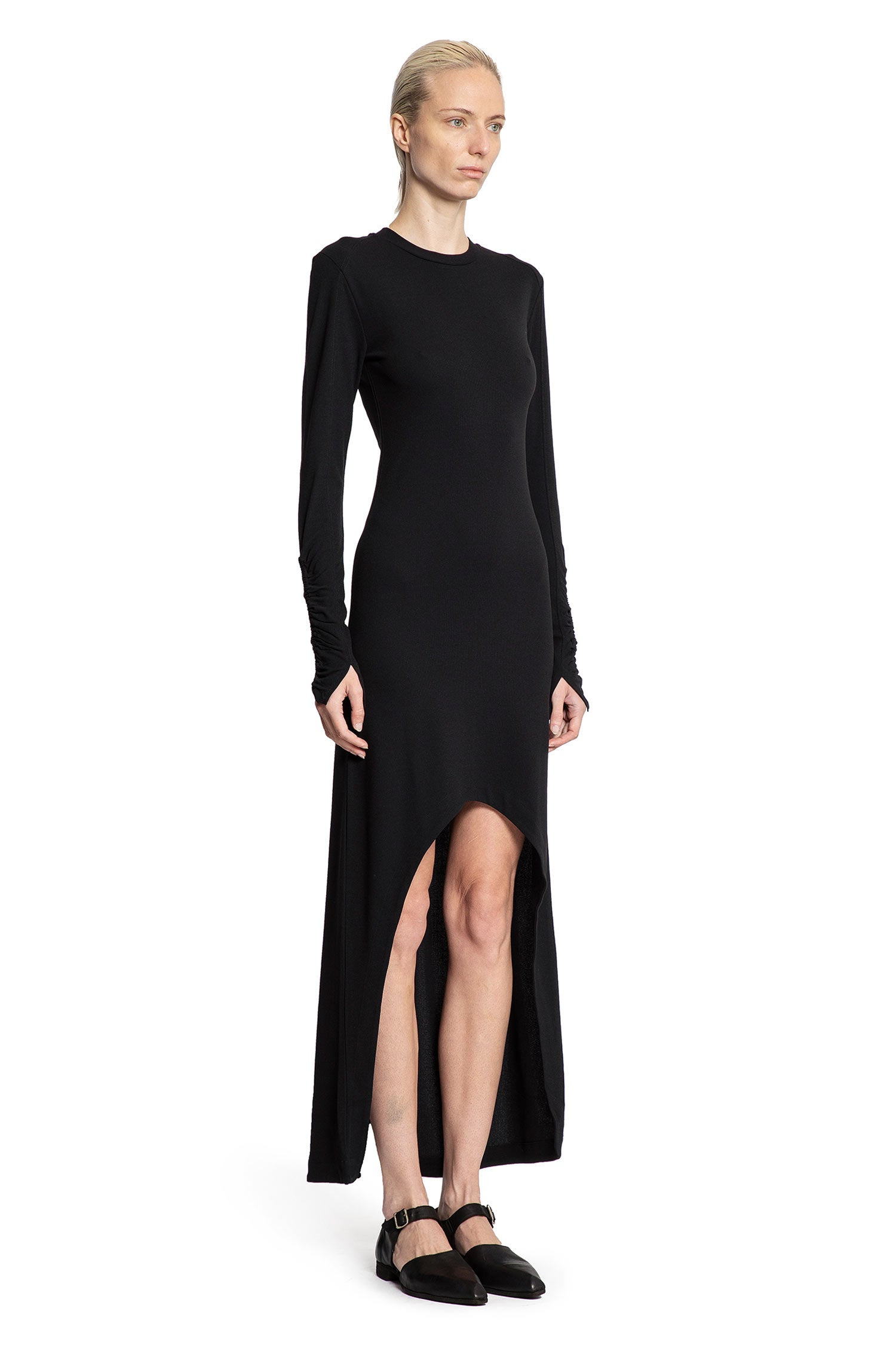 Long-Turtleneck-Dress-With-Hand-Gaiters - 2