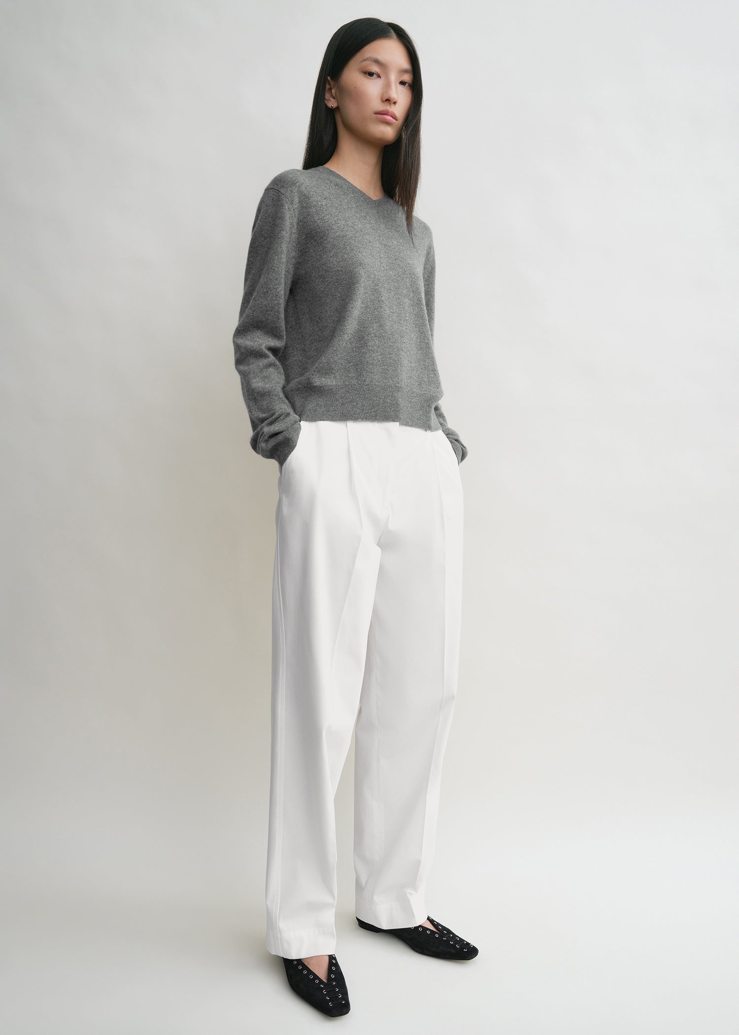 Classic V-neck knit grey - 3