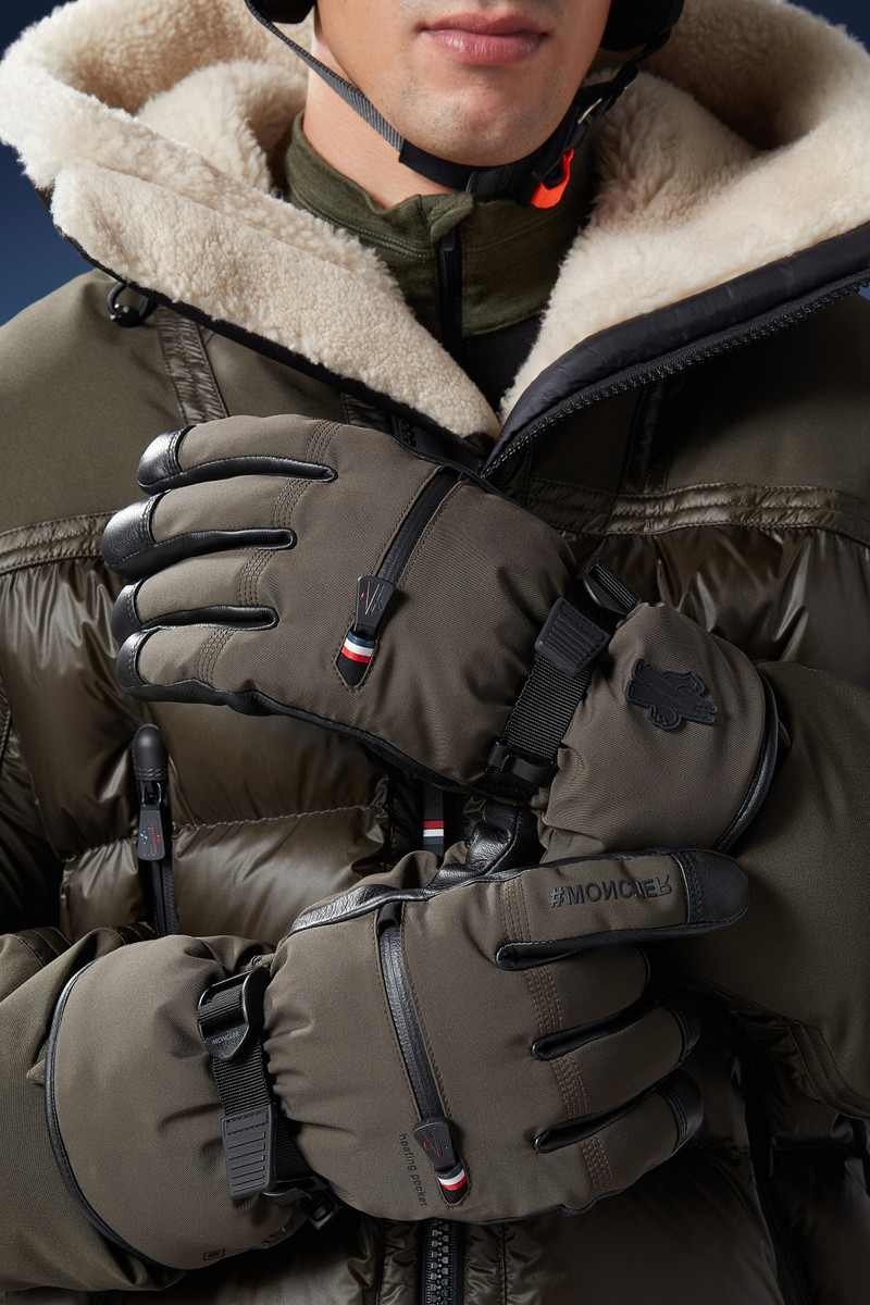 Moncler Padded Gloves outlook