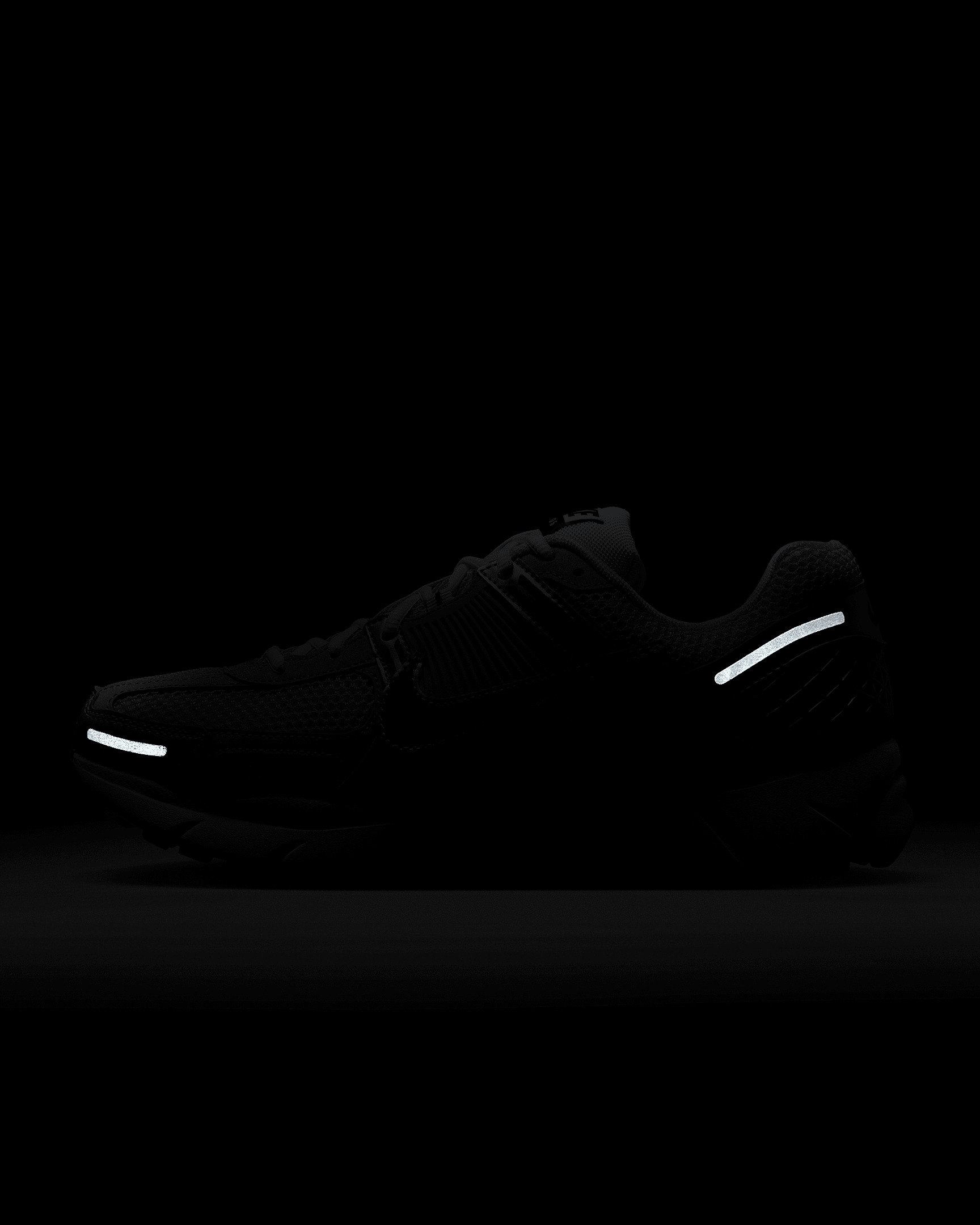 Nike Zoom Vomero 5 Men's Shoes - 12