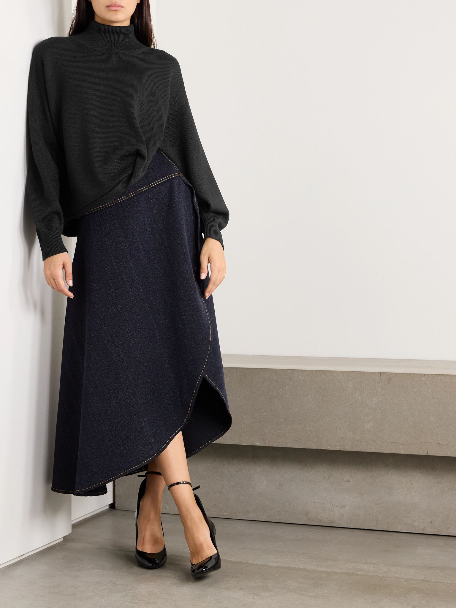 Asymmetric wool turtleneck sweater Black - 2
