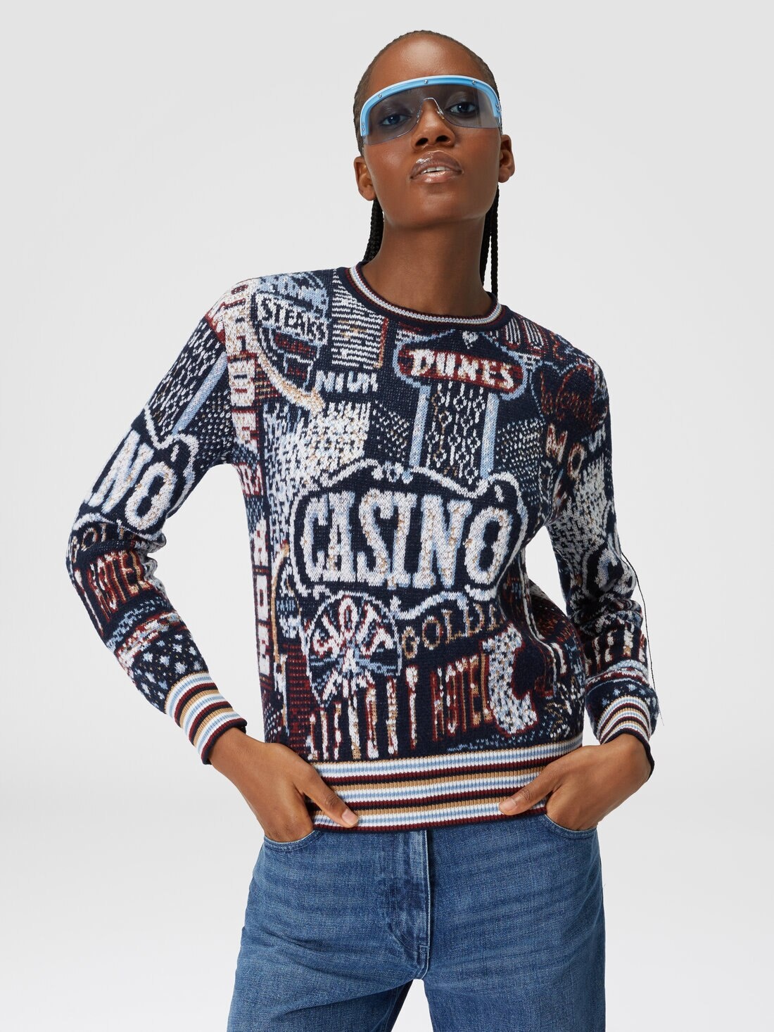 Crewneck pullover in wool blend with jacquard lettering - 4