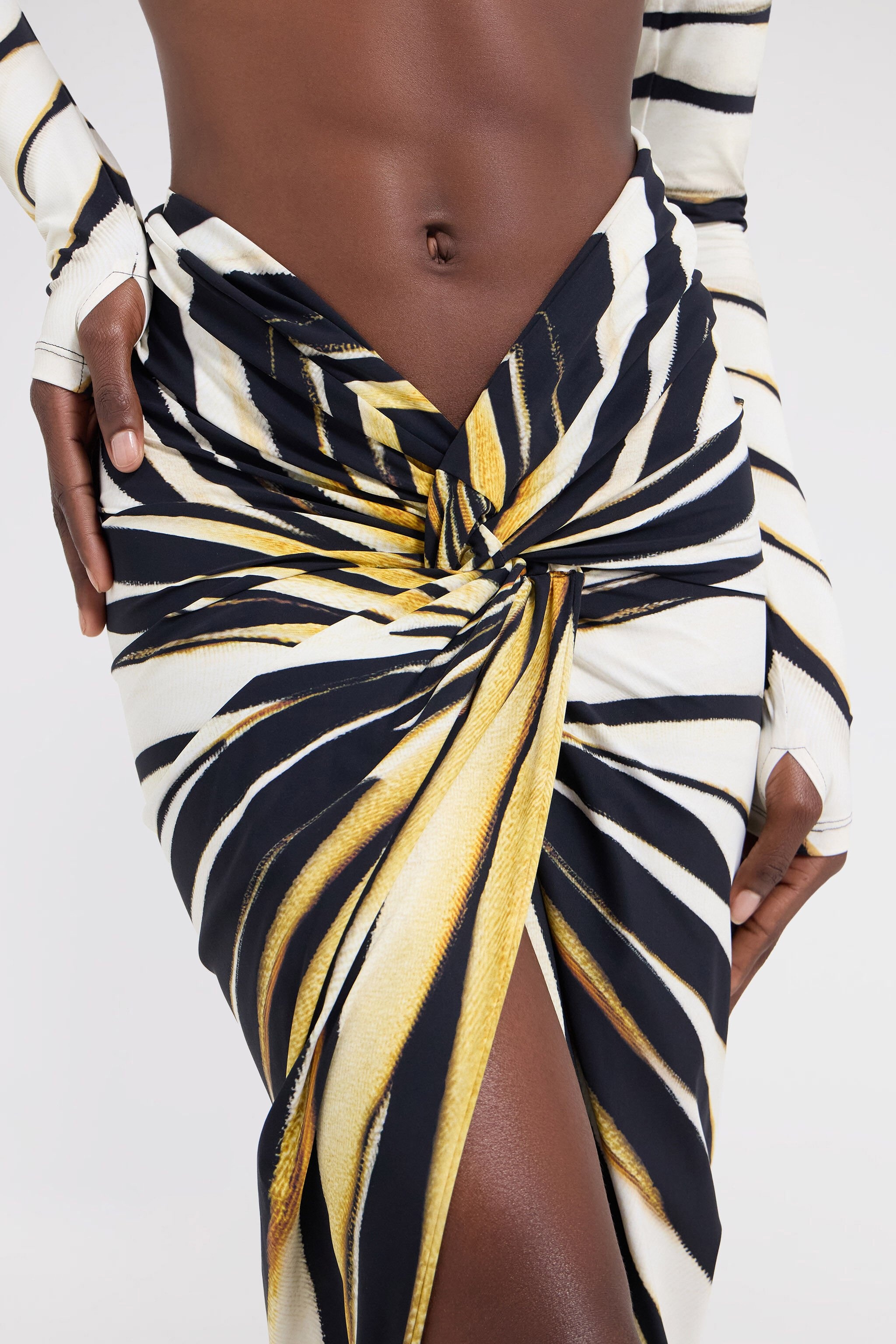 Ray of Gold Print Sarong - 5