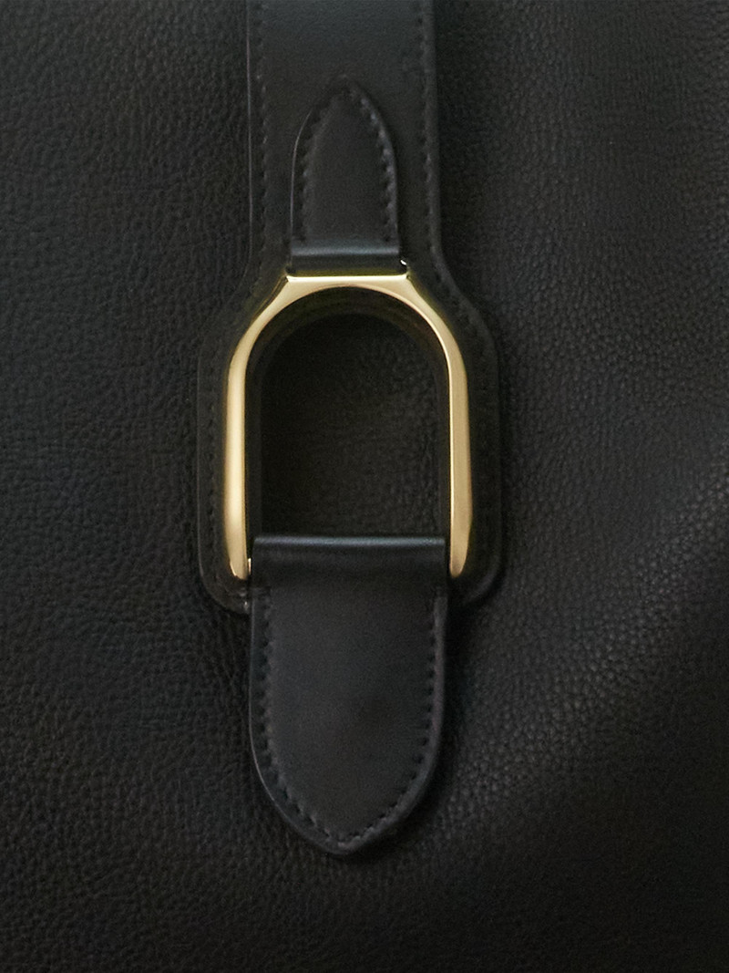 Women's Welington Medium Shoulder Bag in Leather - Black 6