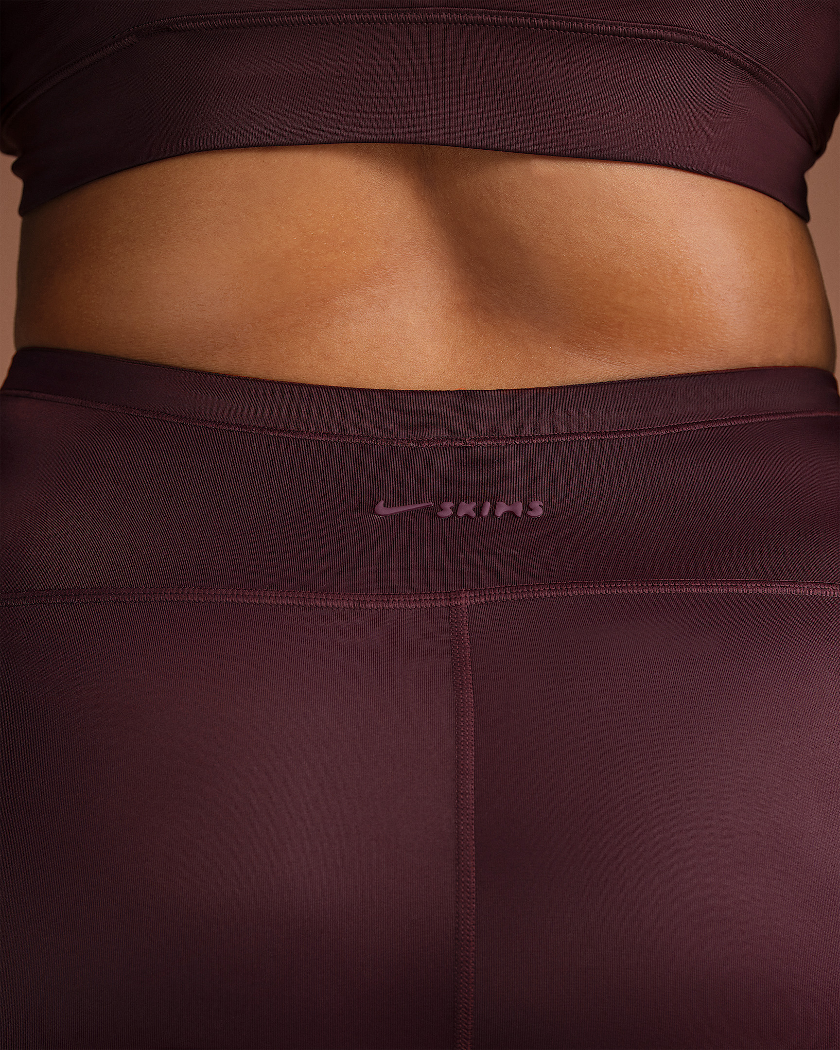 NikeSKIMS Shine Women's High-Waisted 17" Leggings with Drawcord - 10