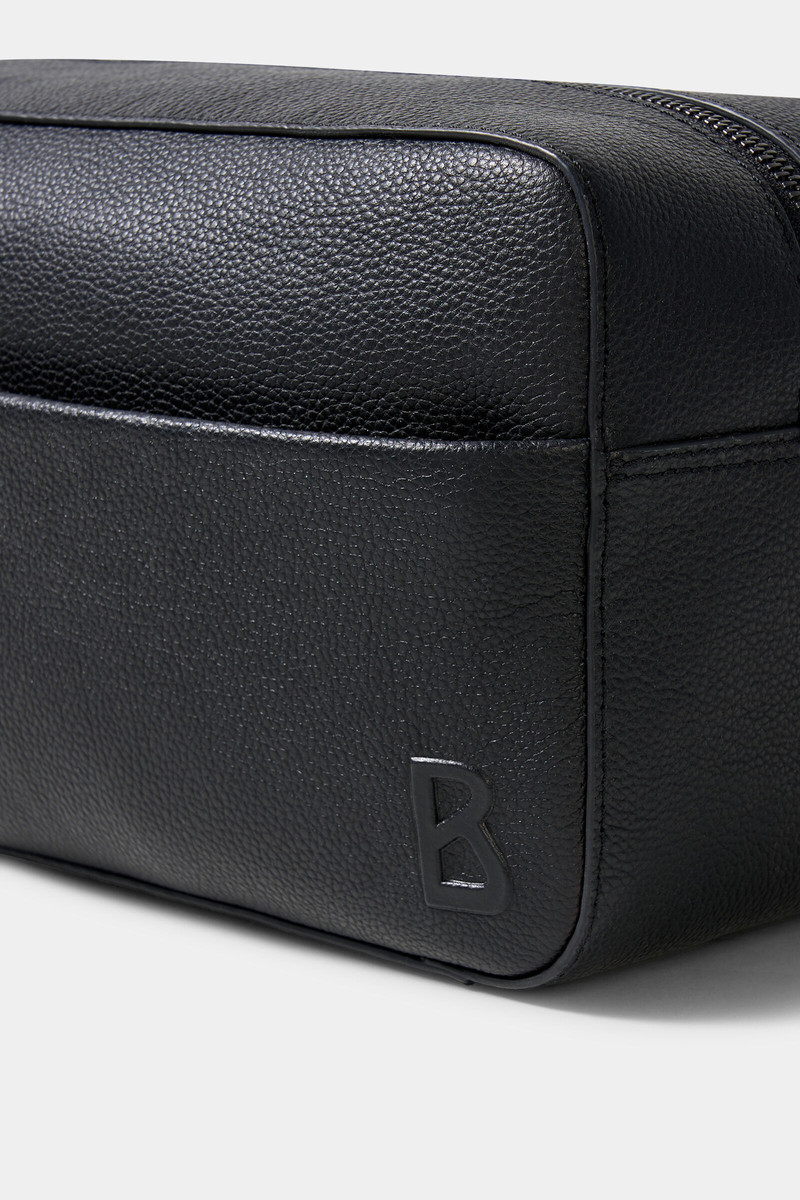 Kiroro Jona toiletry bag in Black 6