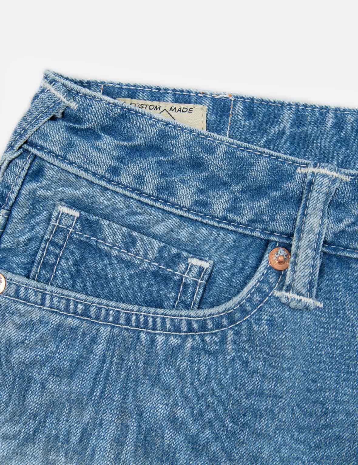 SEAGULL AND SLOGAN PRINT TIE-DYED DENIM SHORTS - 10