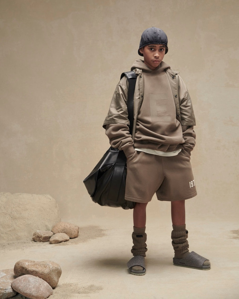 ESSENTIALS Kids Essentials Sweatshort outlook