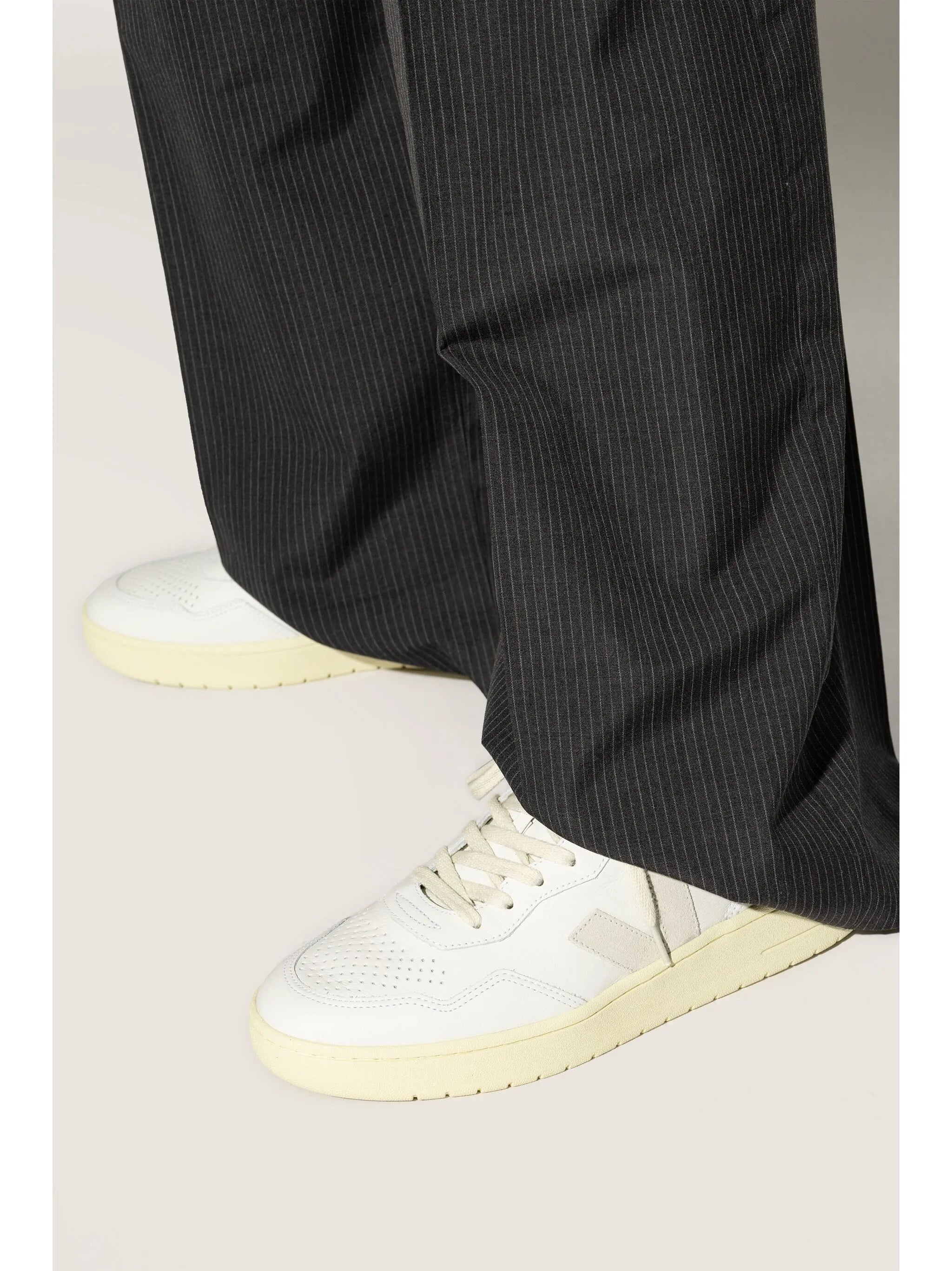 V90 Sneakers - 4