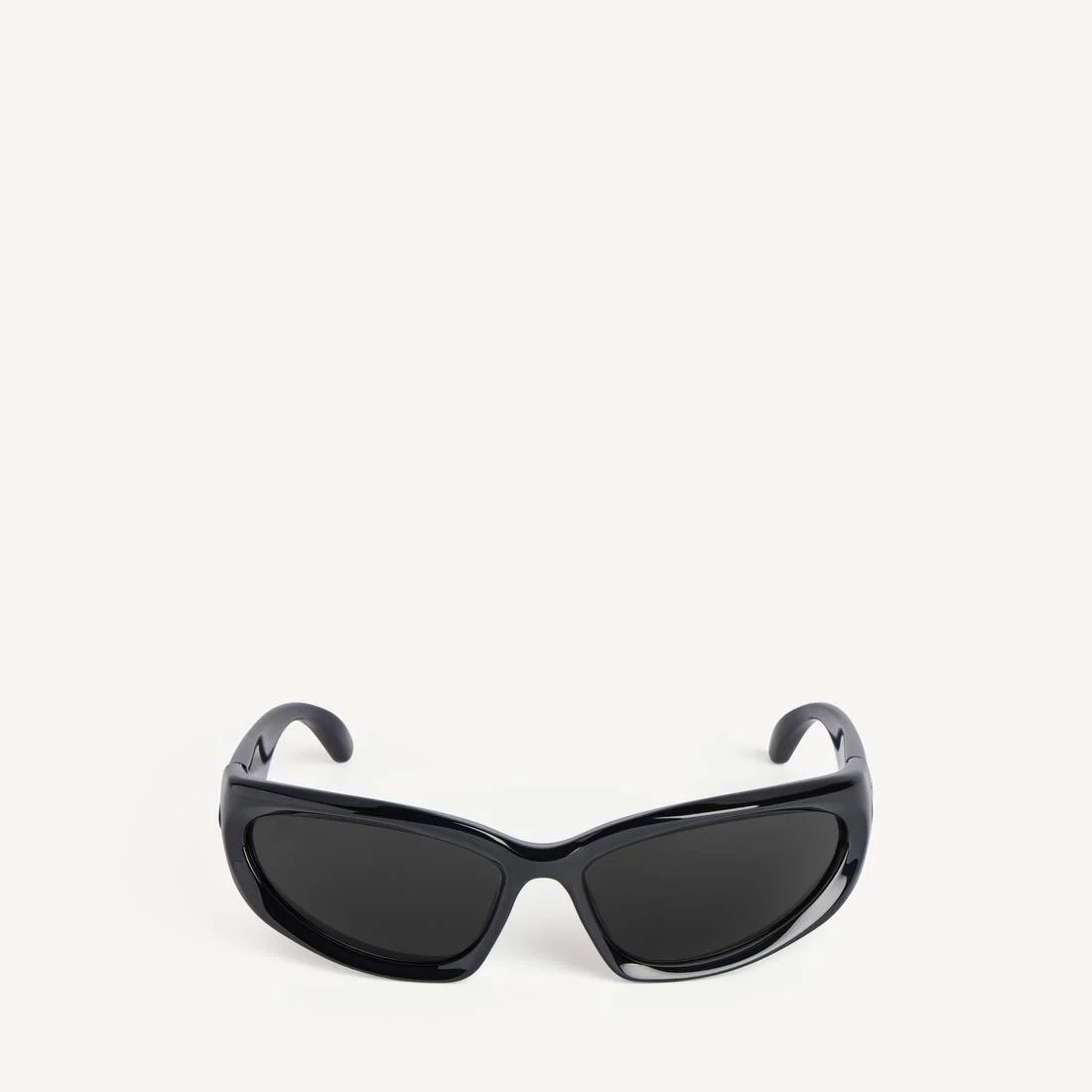 Swift Oval Sunglasses in Black - 1
