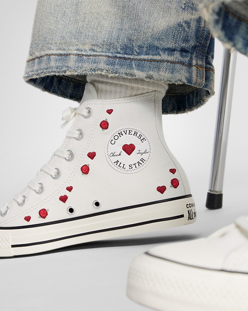Chuck Taylor All Star Valentine's Day - 12