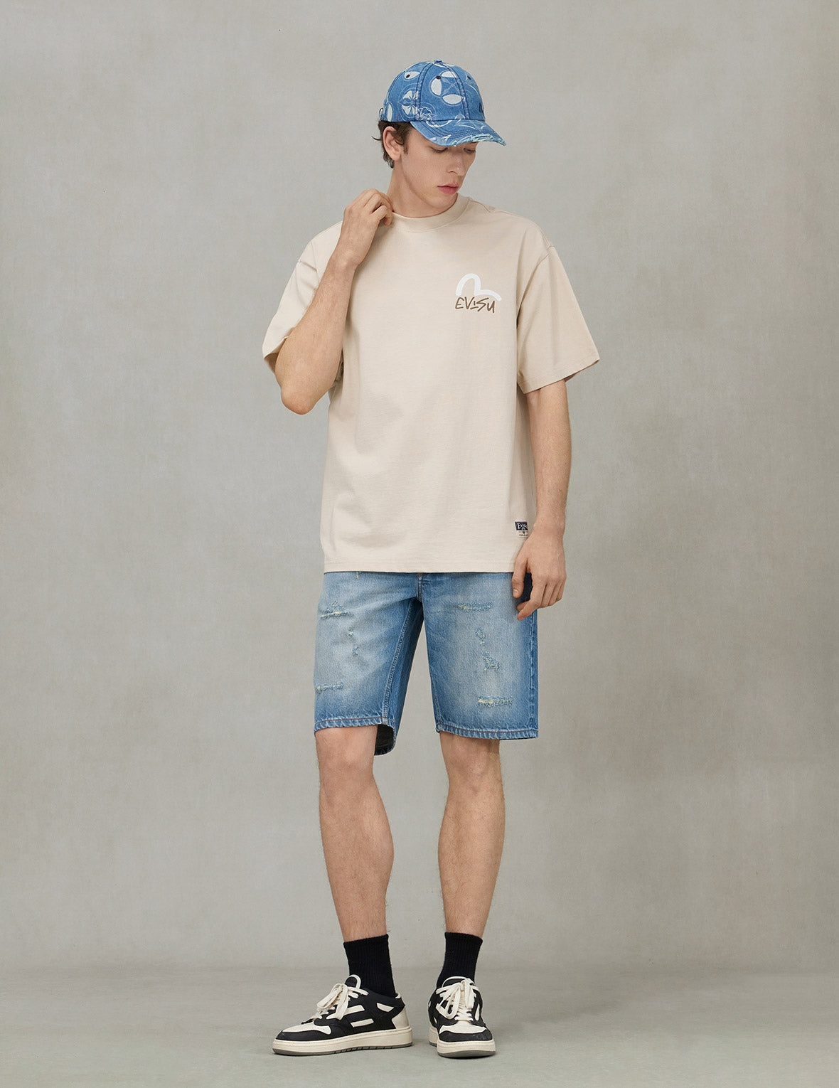 Playful Seagull and The Great Wave Print Regular Fit Denim Shorts - 3