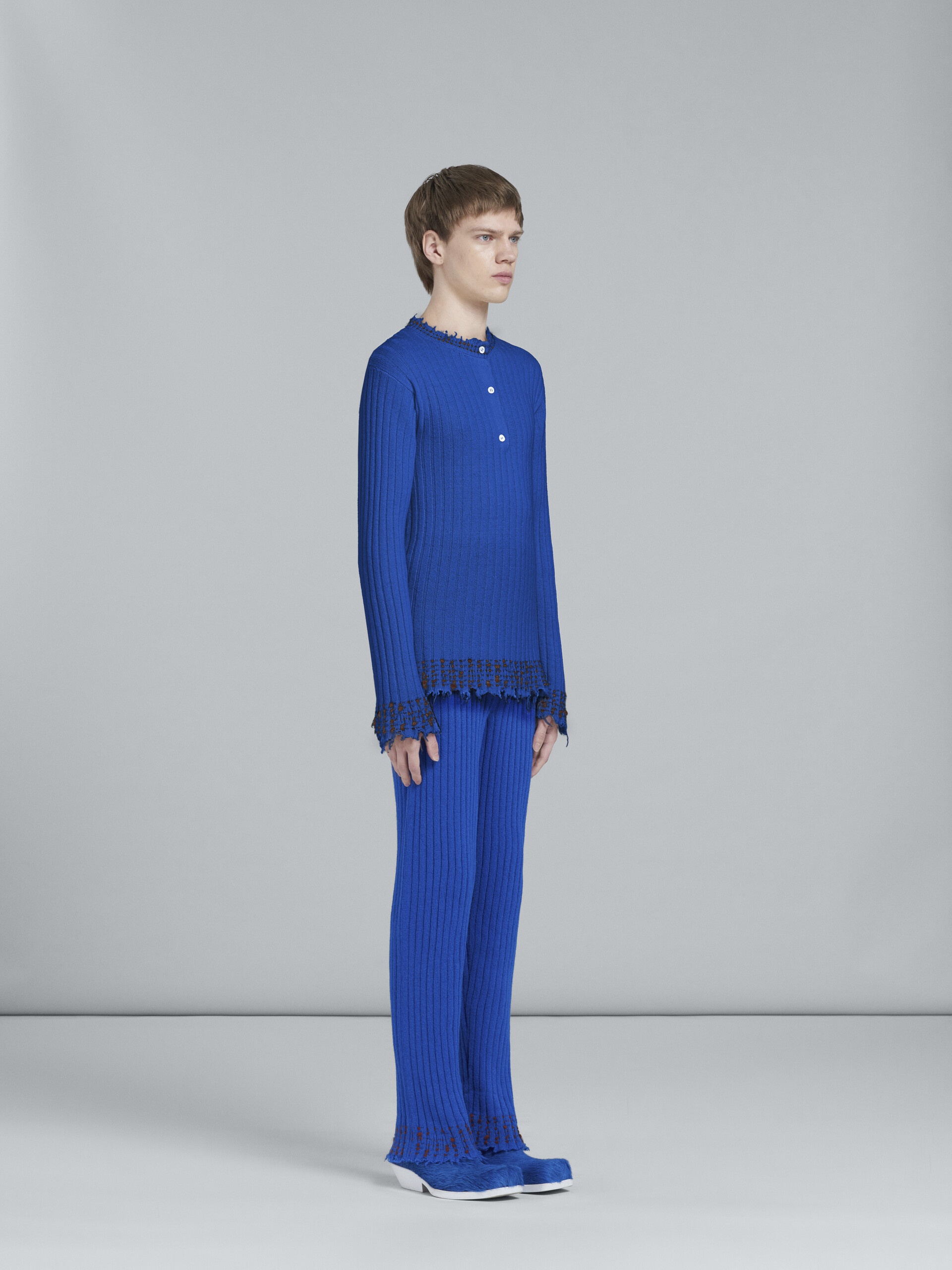 BLUE KNITTED SWEATER - 5