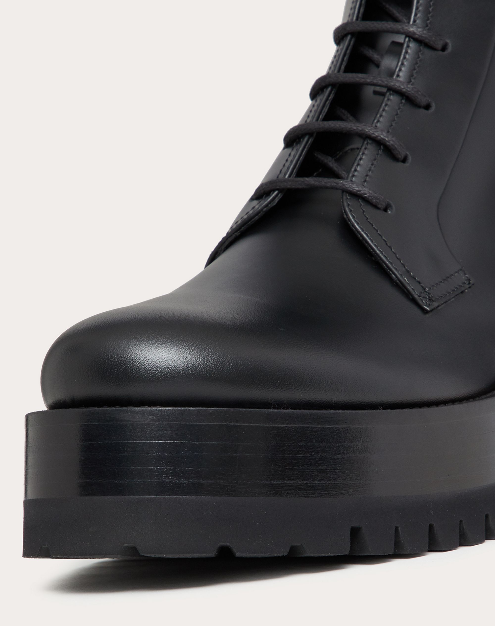 UPRAISE Calfskin Combat Boot - 5