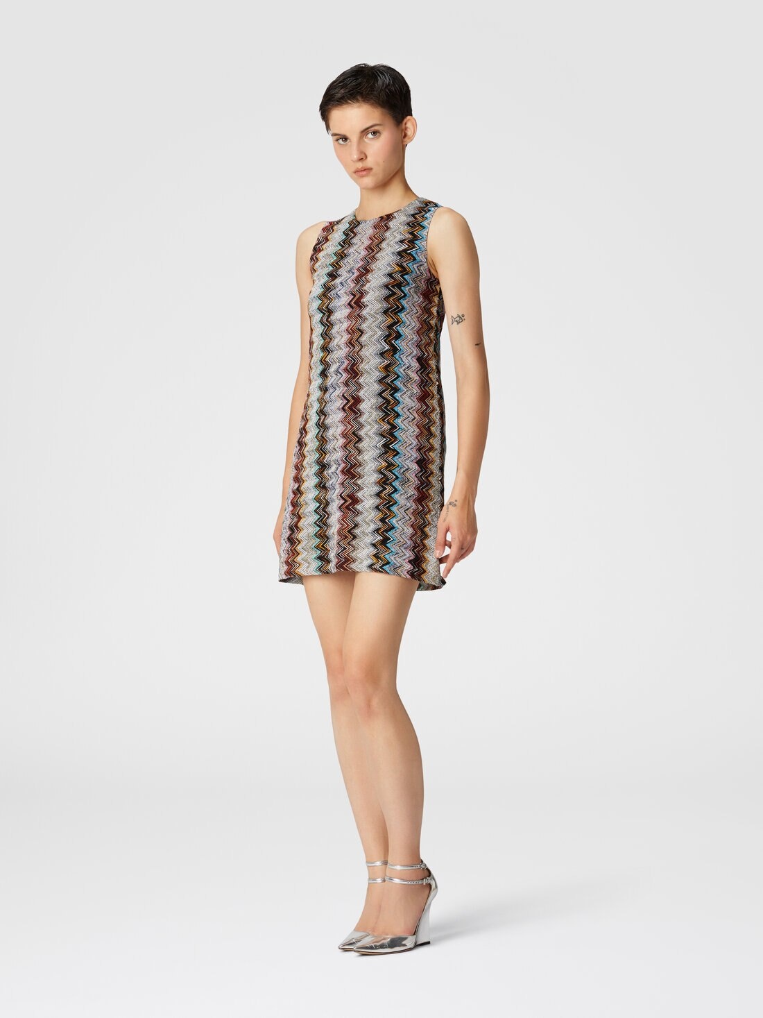 Sleeveless mini-dress in zig zag lamé viscose blend - 2