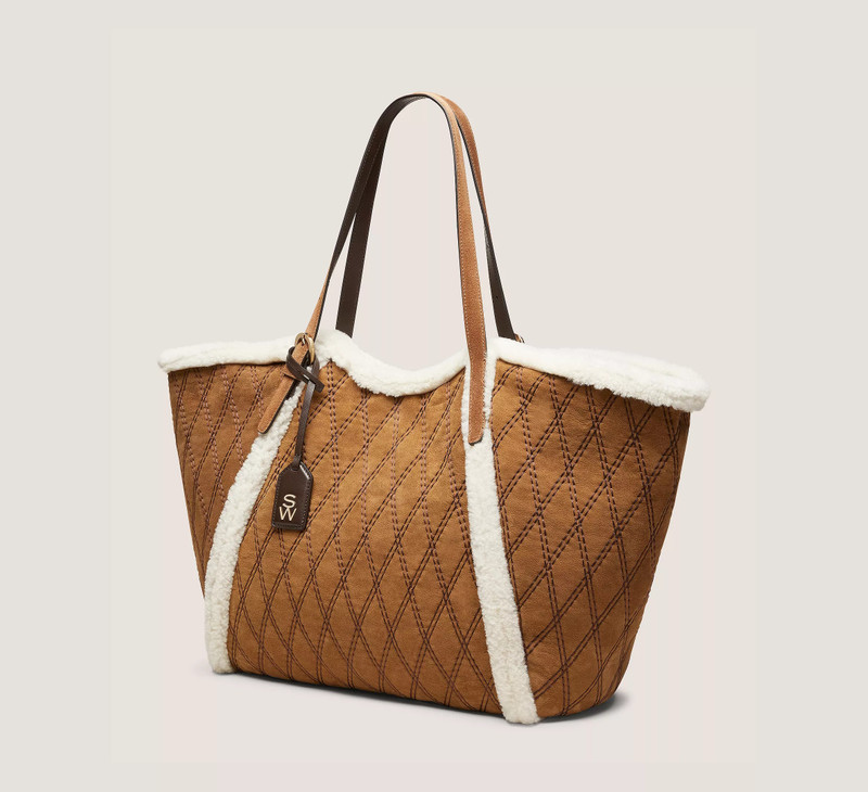 Stuart Weitzman GOGO QUILTED TOTE outlook