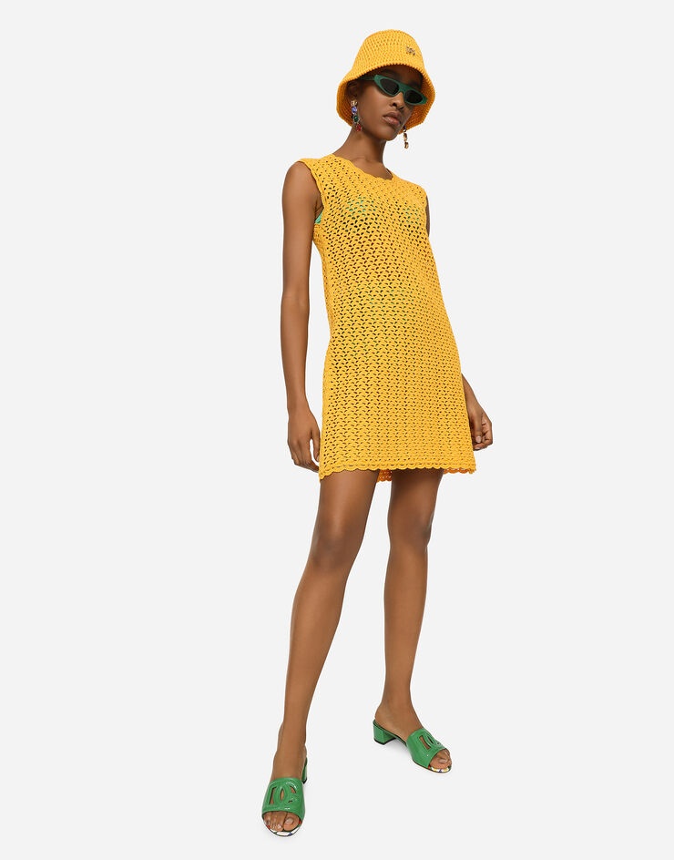 Short sleeveless crochet dress - 5