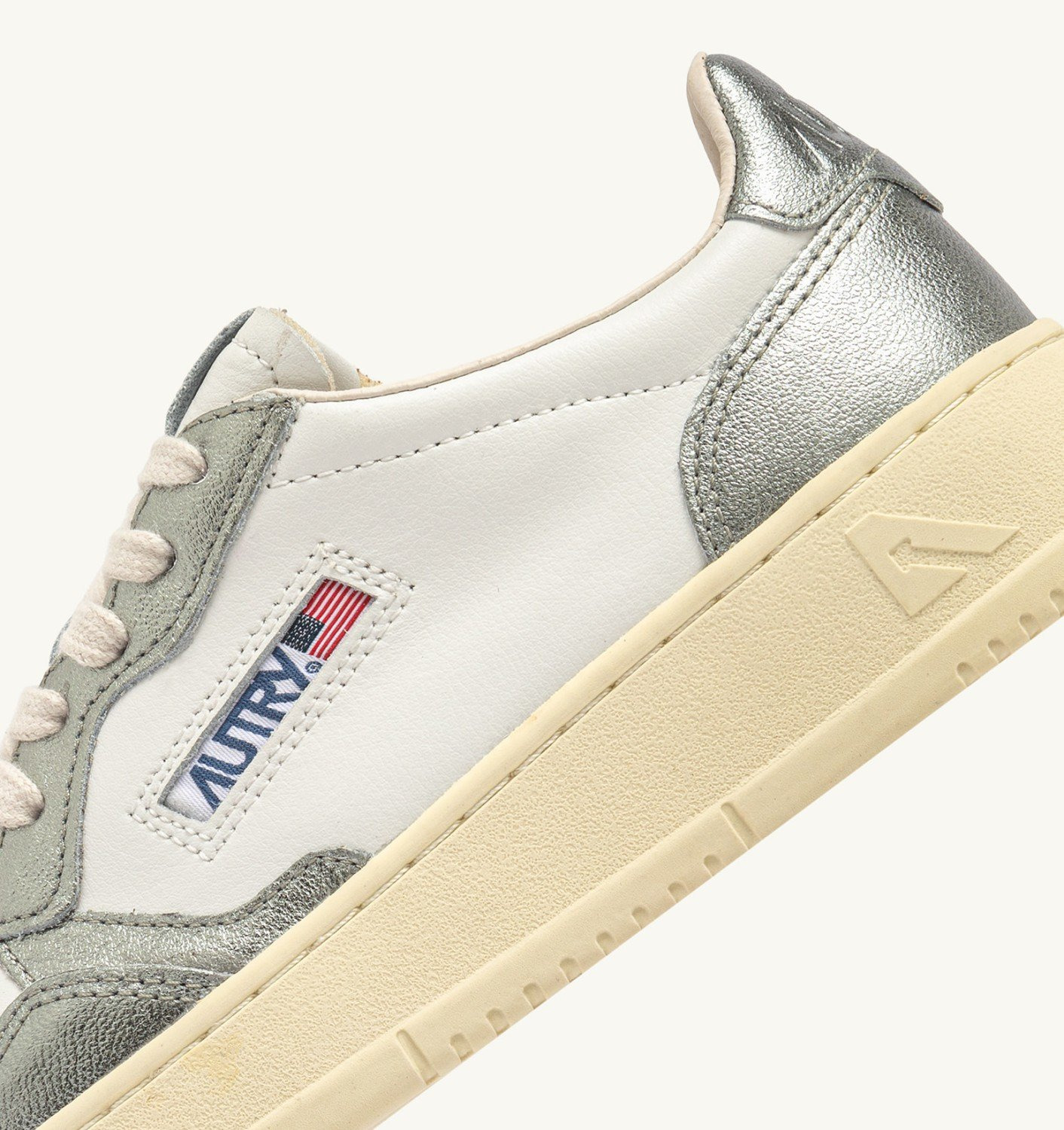 MEDALIST LOW BICOLOR SNEAKERS IN WHITE AND STEEL LEATHER - 6