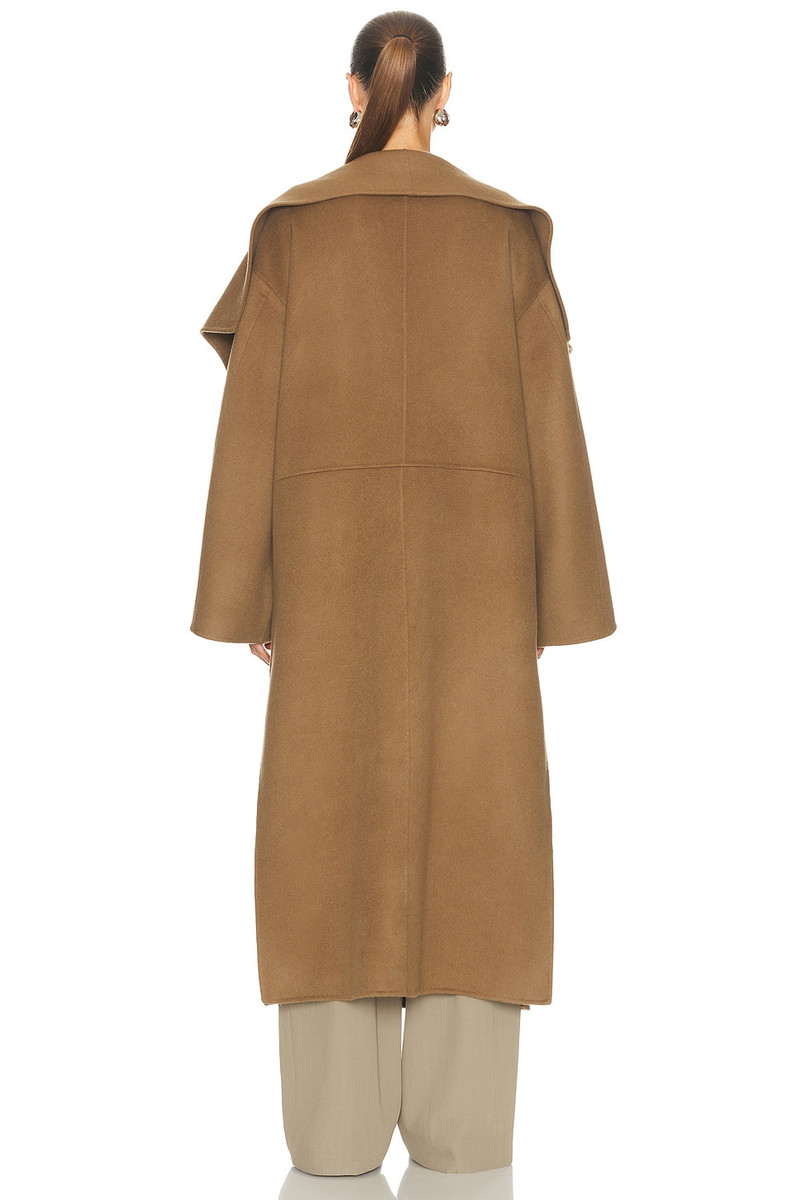 Totême Signature Double Coat outlook