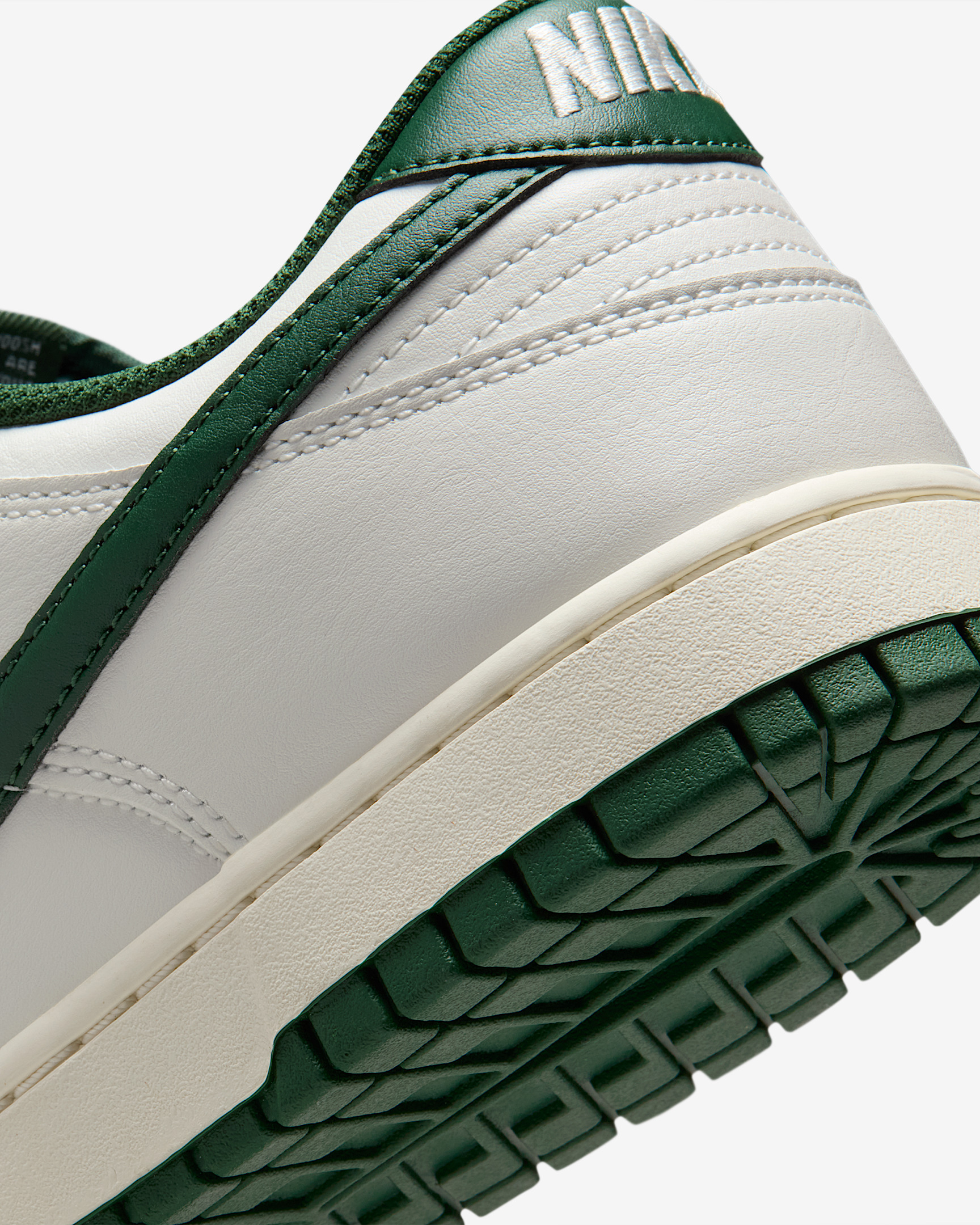 Nike Dunk Low Retro Men's Shoes - 8