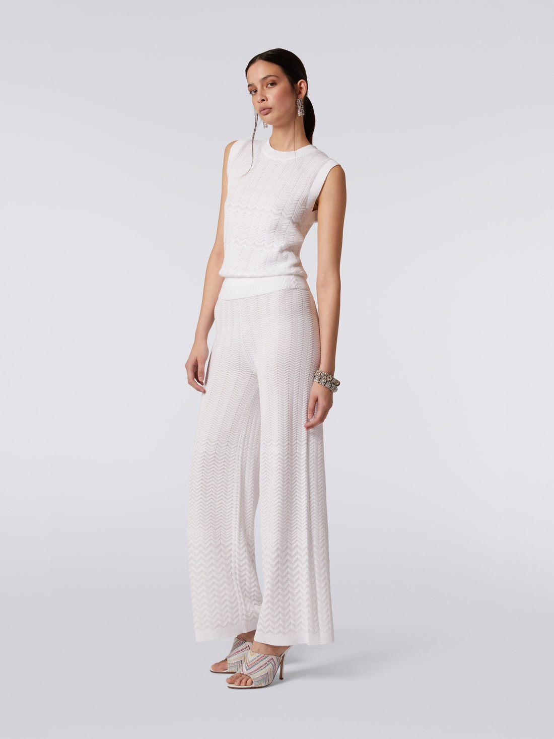 Straight knit trousers with tone-on-tone chevron - 3