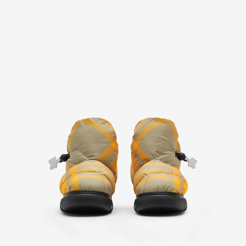 Check Pillow Boots 3