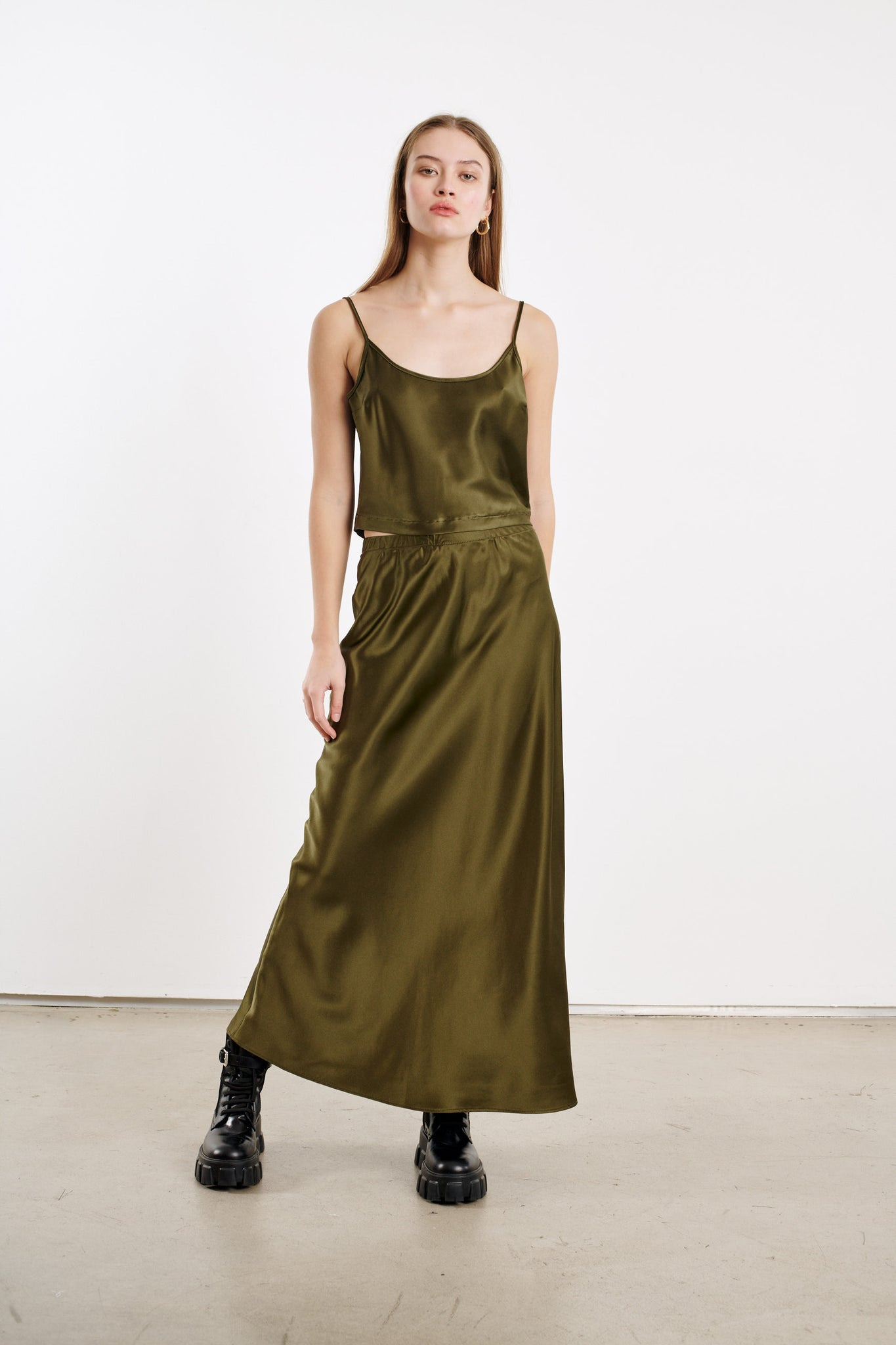 MOSS SILK CROPPED SCOOP NECK CAMI - 2