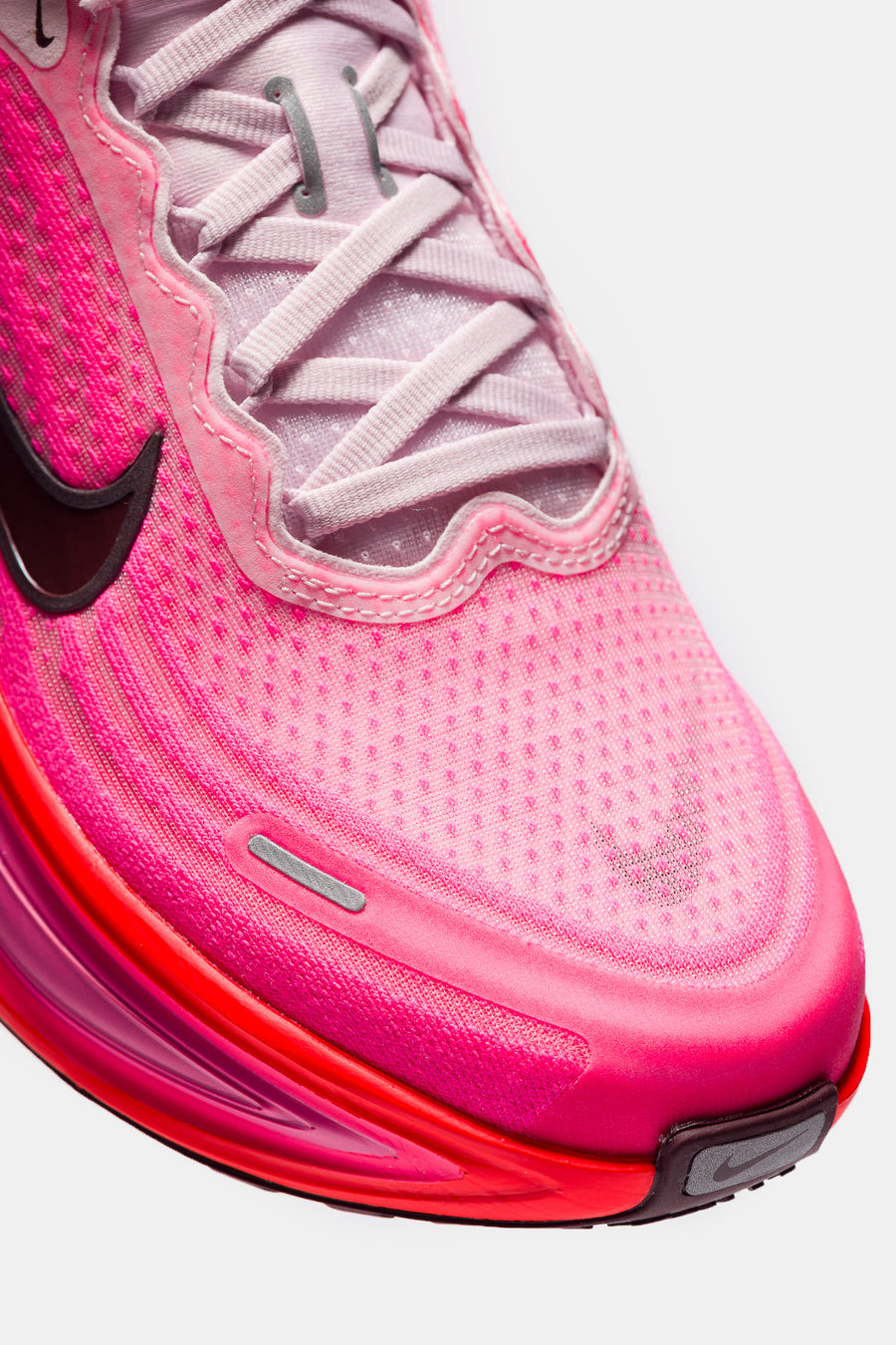 Vomero Plus Sneaker in Hyper Pink/Burgundy Crush/Bright Crimson - 6