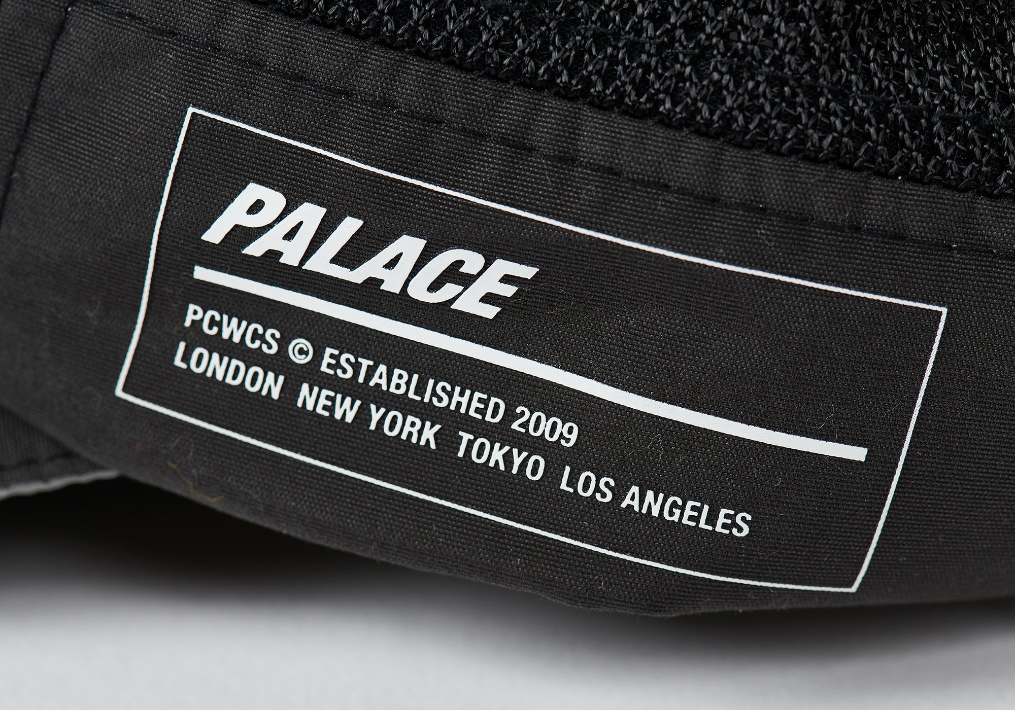 PALACE MILITARY SHELL TRI-FERG PATCH 6-PANEL BLACK | REVERSIBLE