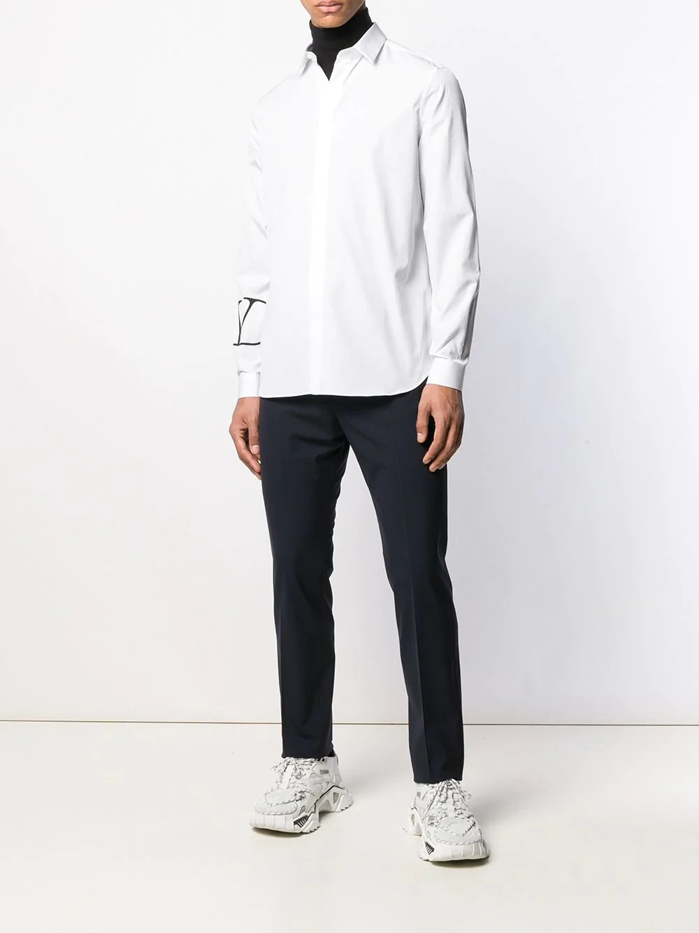 small logo print curved hem shirt - 2