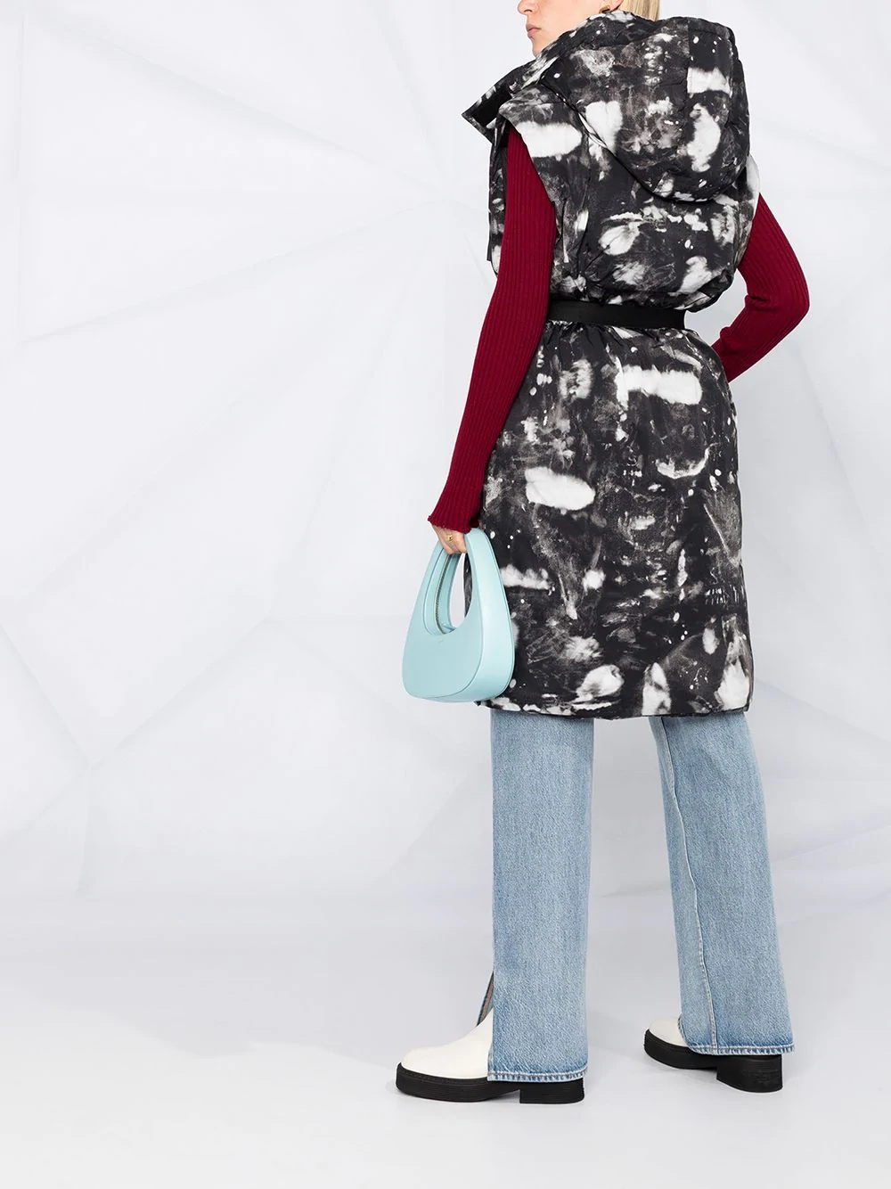 graphic-print sleeveless coat - 4