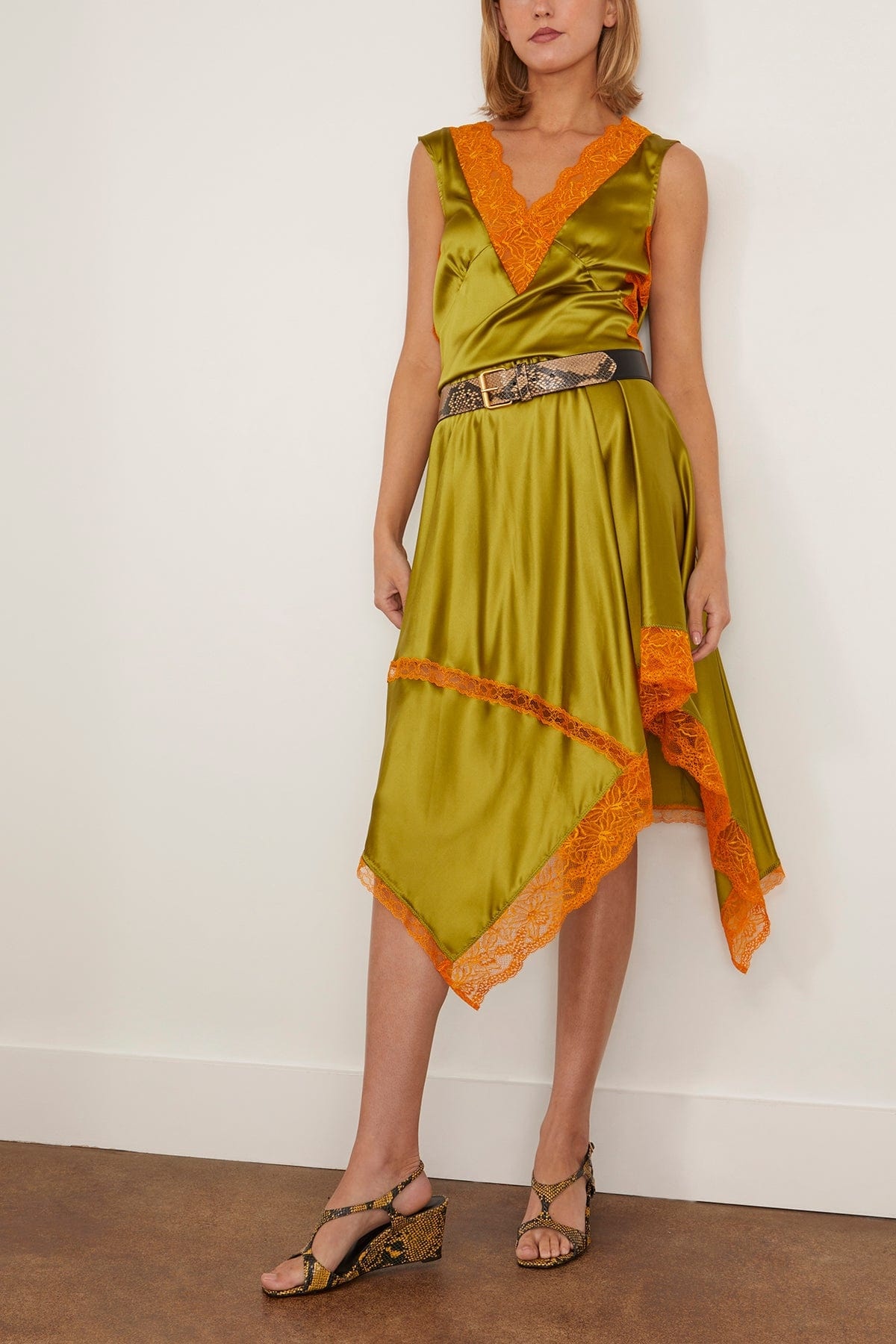Shake Skirt in Olive - 2
