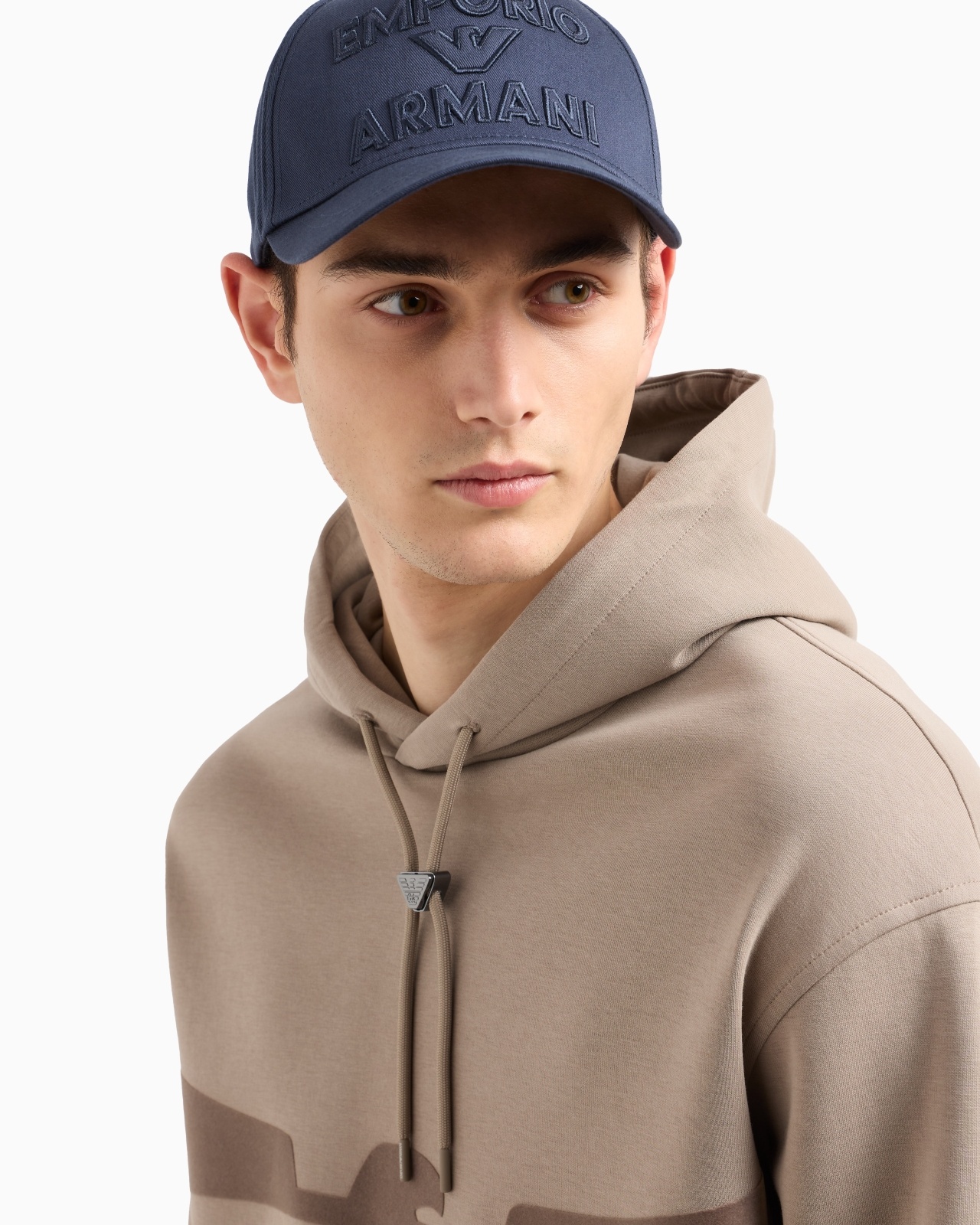 BASEBALL CAP WITH EMBOSSED LOGO EMBROIDERY - 3