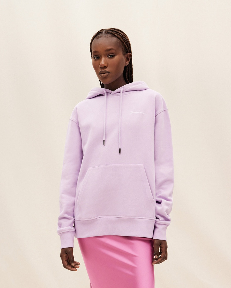 Le sweatshirt brodé 5