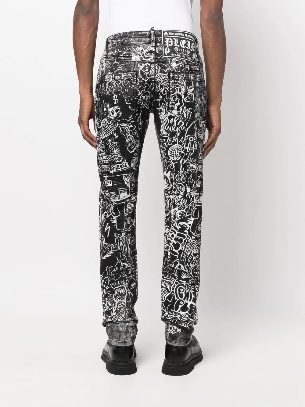 all-over graphic-print jeans - 4