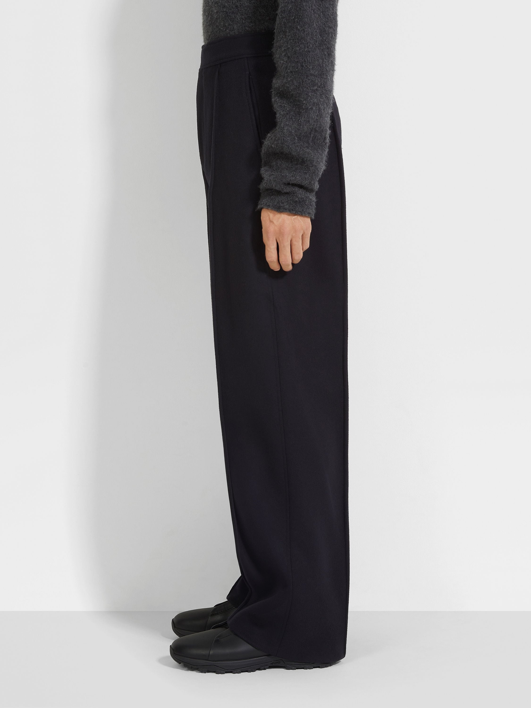 BLACK TROFEO™ CASHMERE PANTS - 4