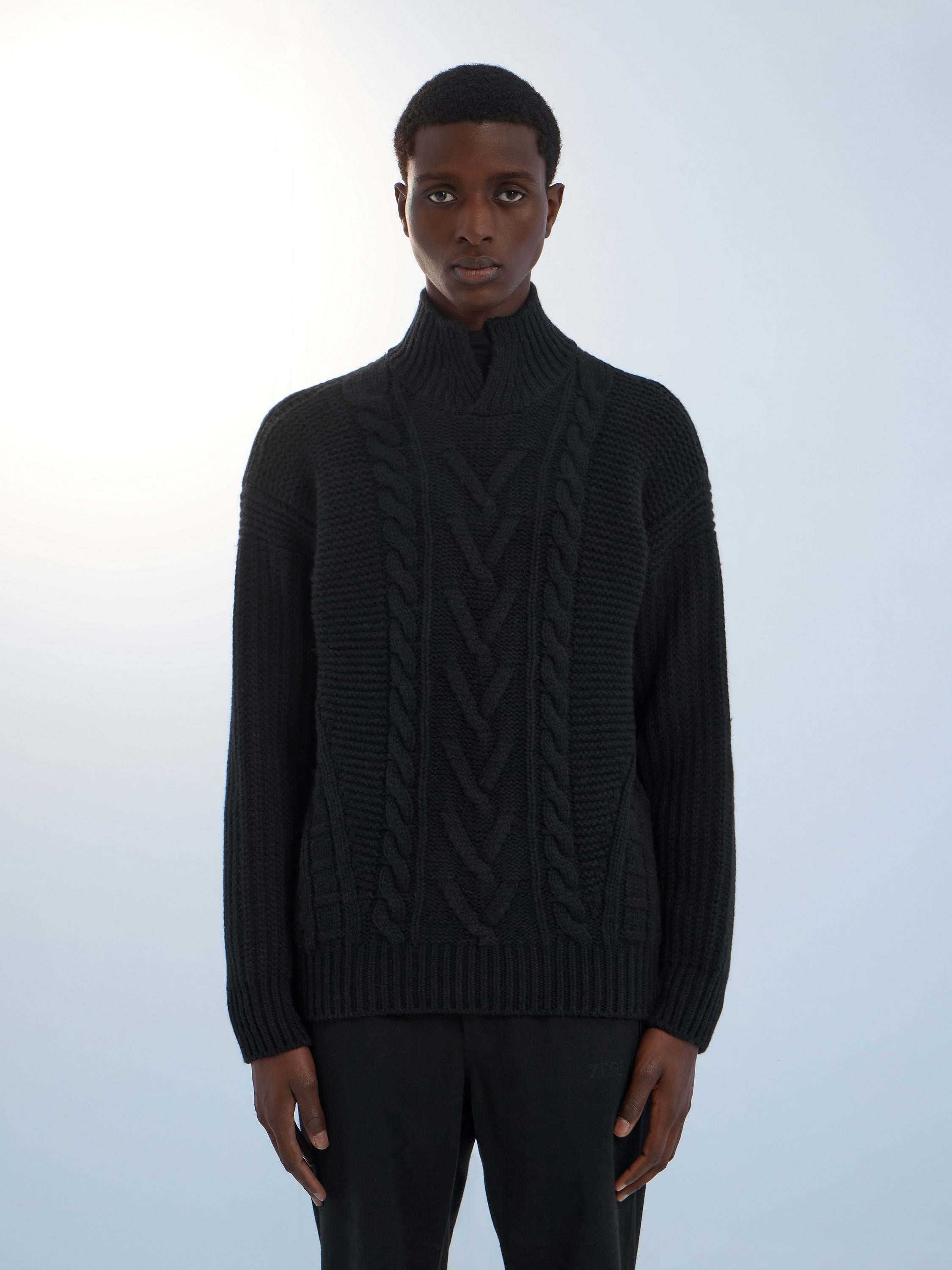 BLACK OASI CASHMERE HIGH NECK - 5