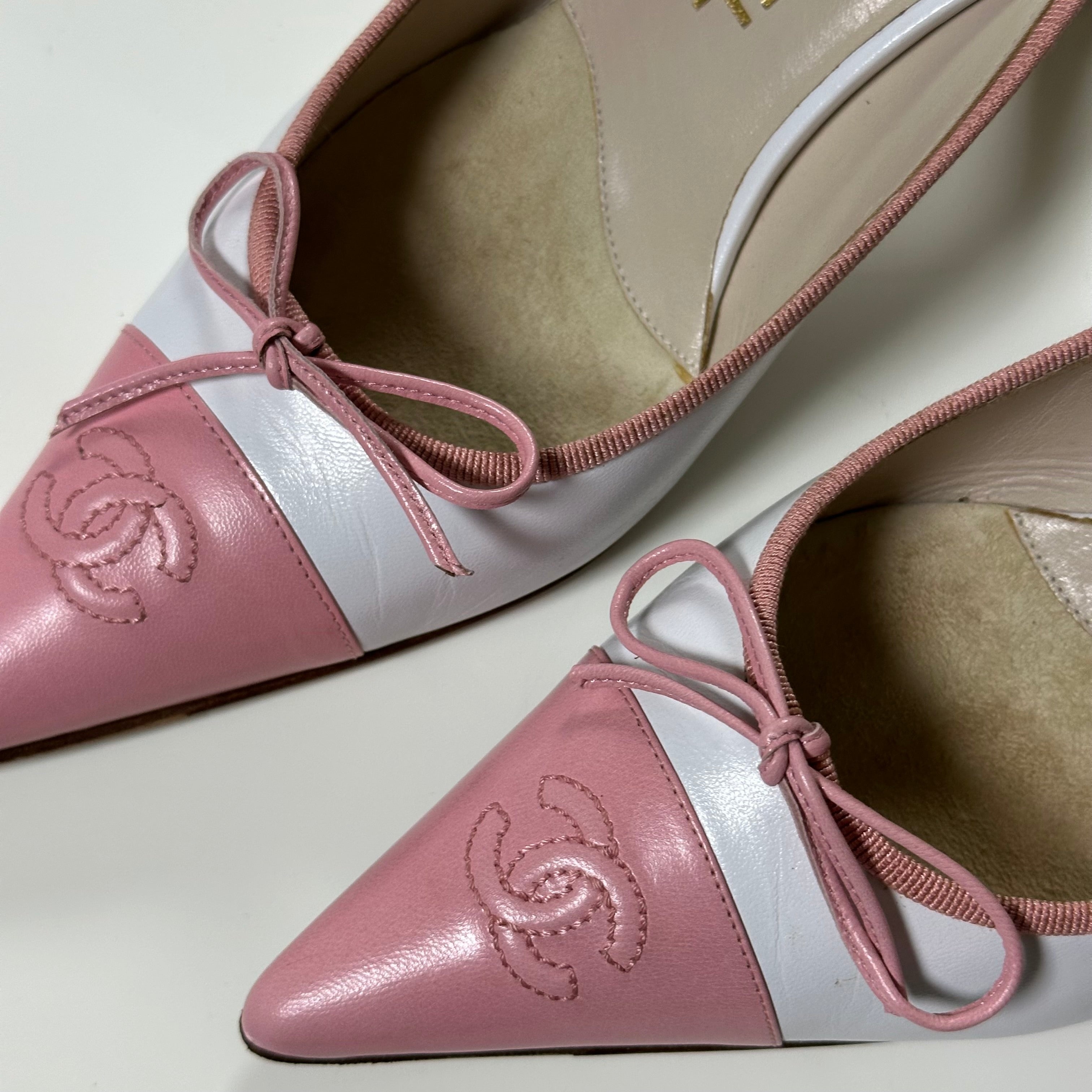 CHANEL Vintage CC Logo Ribbon Pointed Toe Bow Mule Heels - 5