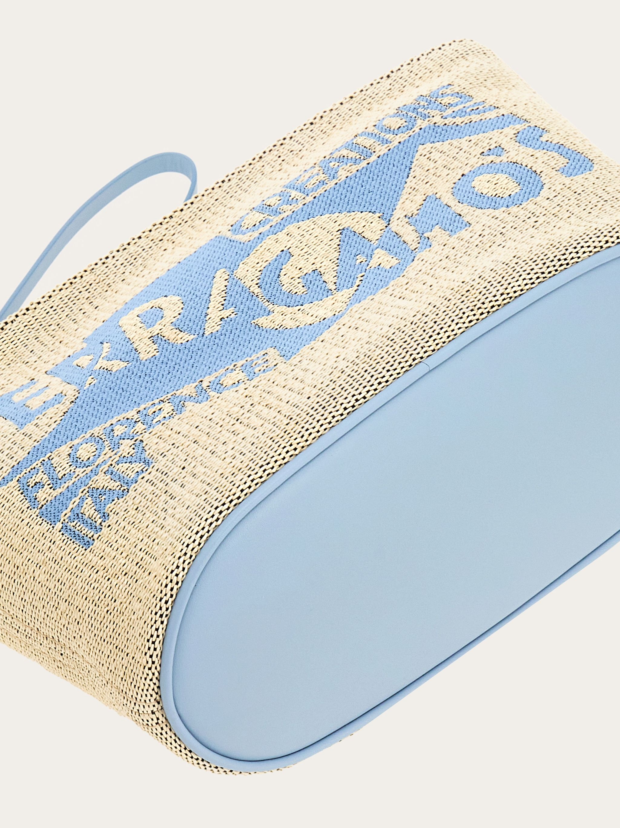 Pouch with logo - 6