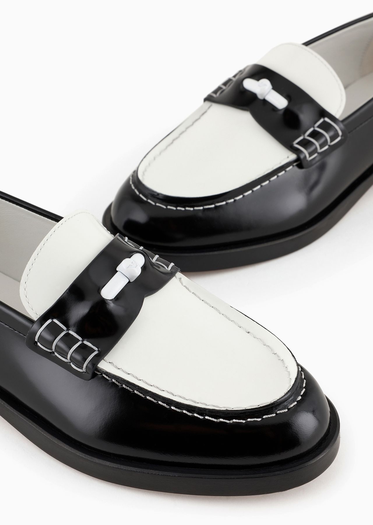 Polished leather loafers with stirrup bar - 5