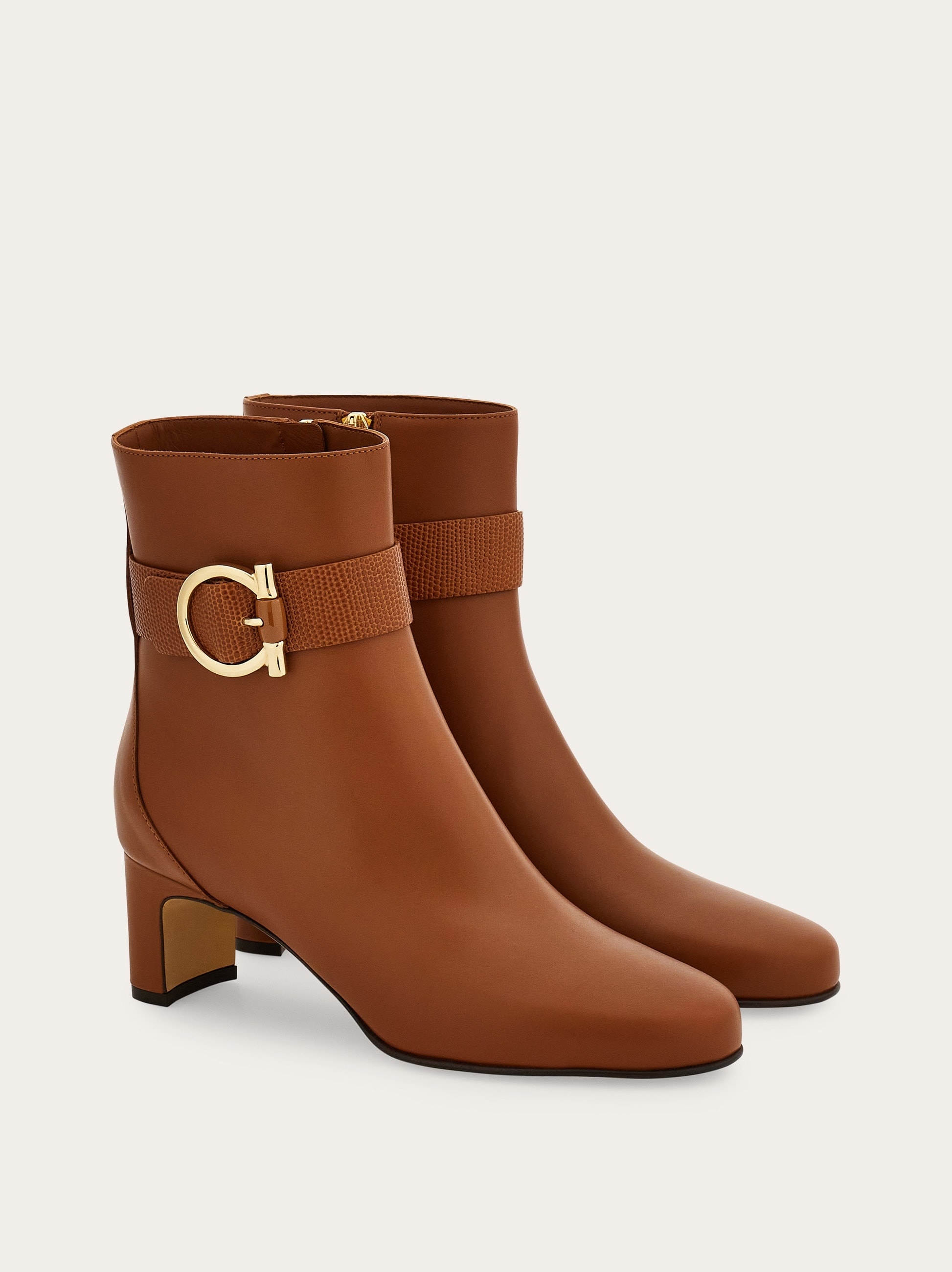 Gancini ornament mid heel ankle boot - 5