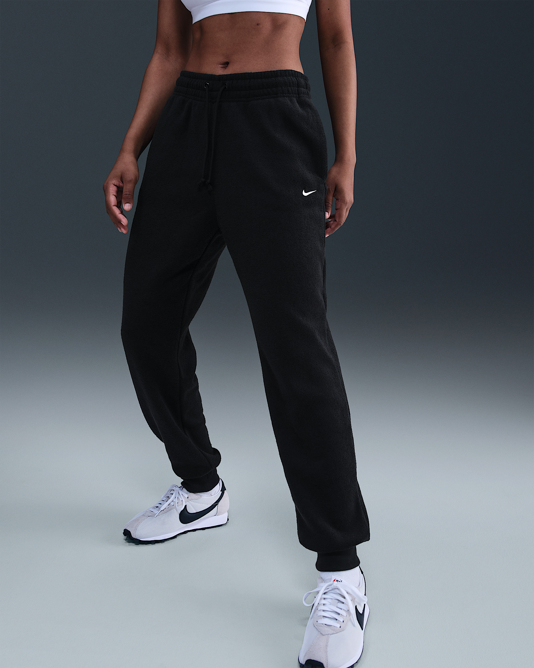 Nike Sportswear Phoenix Plush Women's Mid-Rise Cozy Fleece Pants - 2