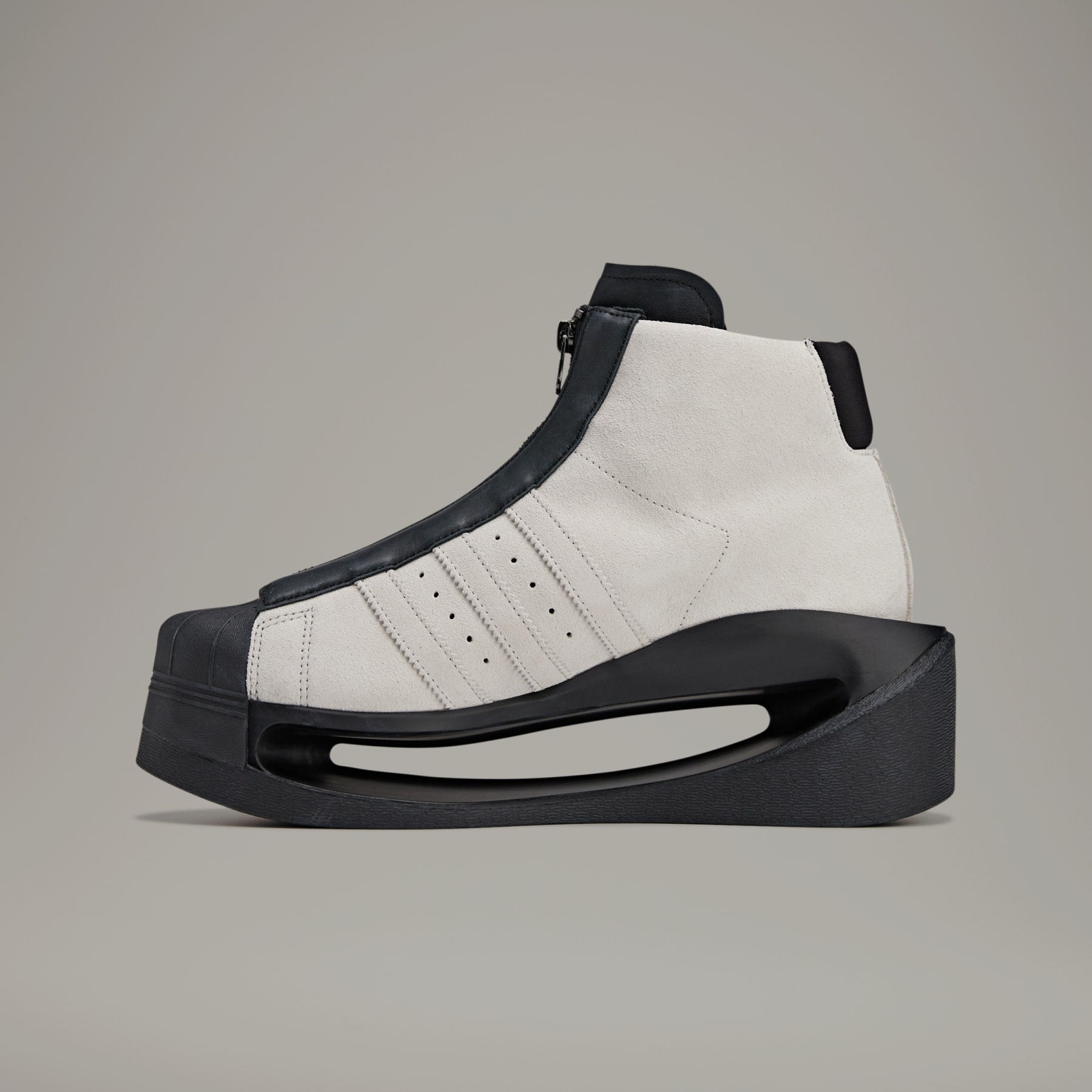 Y-3 Gendo Pro Model - 2