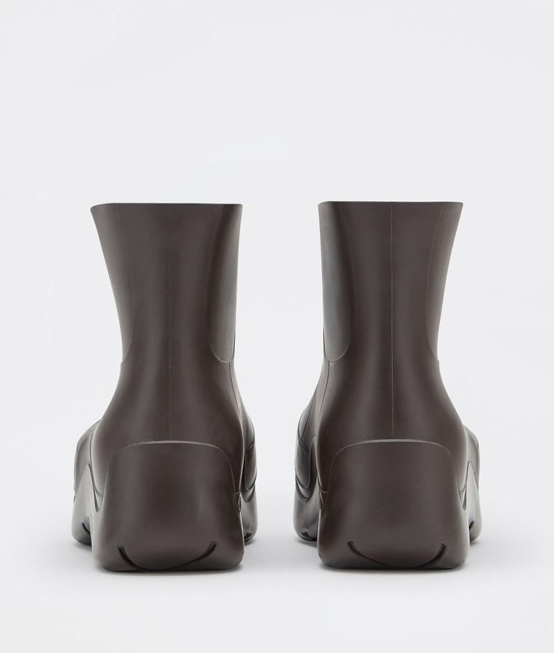 Bottega Veneta puddle outlook