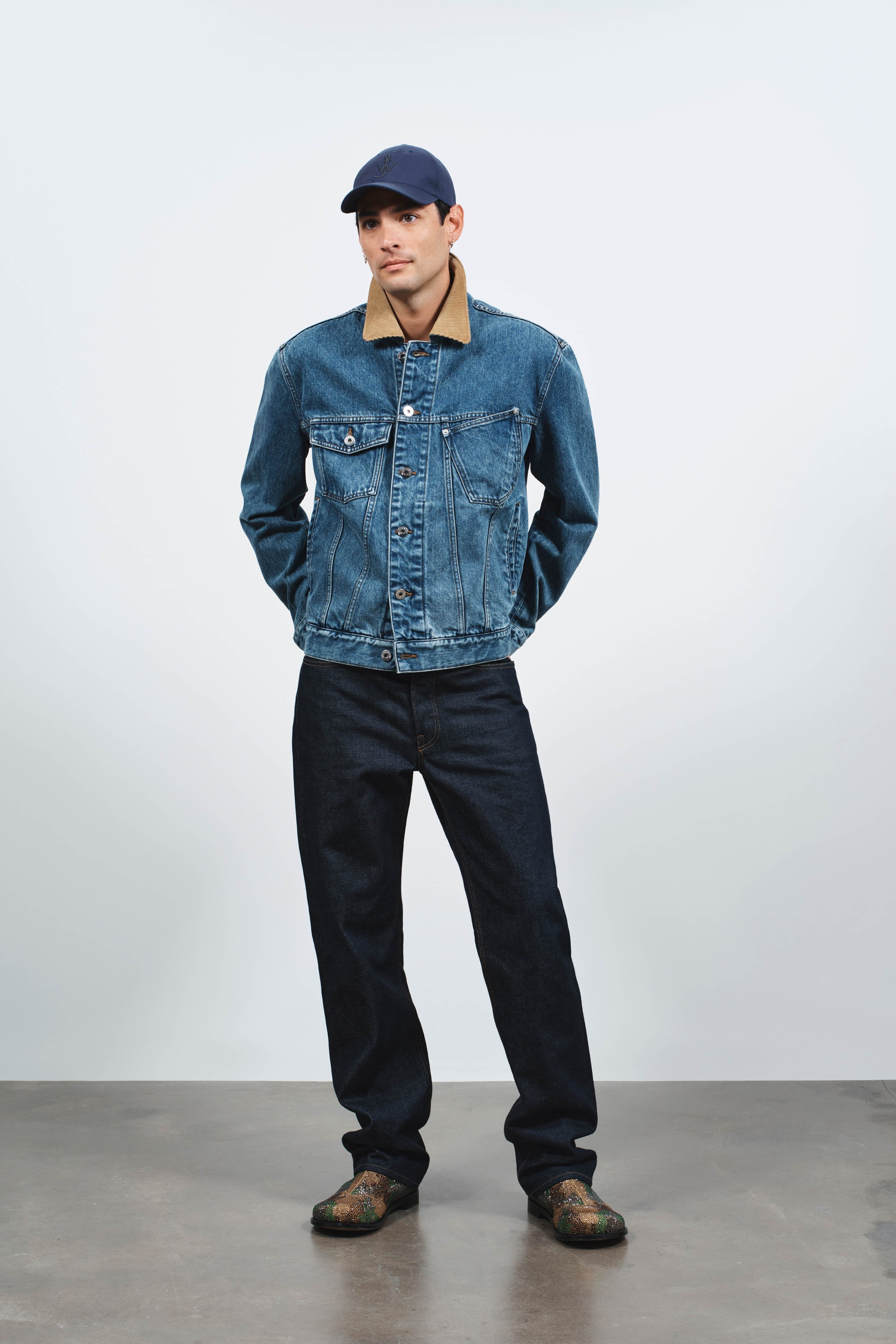 CORDUROY COLLAR DENIM JACKET IN MID-BLUE - 3